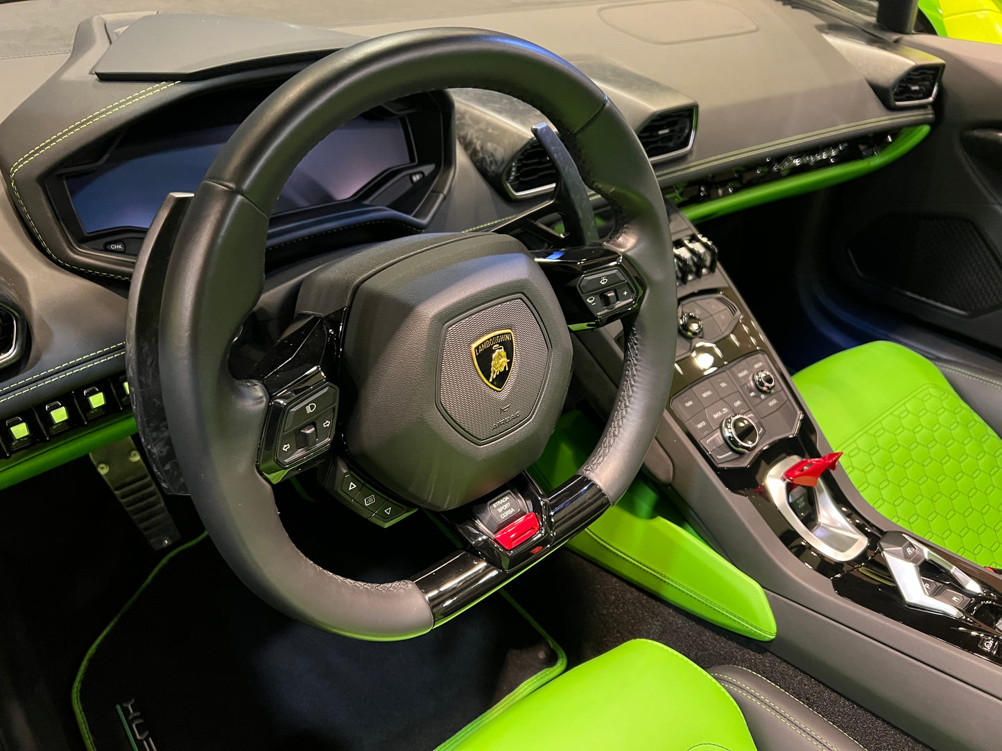已售出-2018 Lamborghini Huracan Spyder一手車 總代理