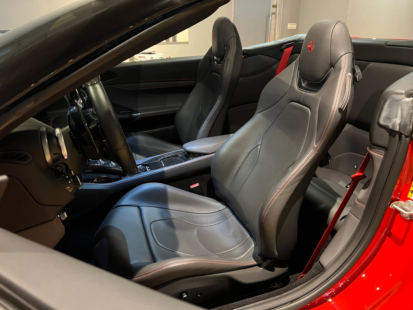已售出-2019 Ferrari Portofino 總代理