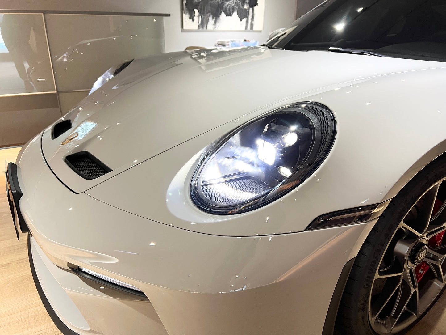 已售出-2024 Porsche 992 GT3 Touring 總代理