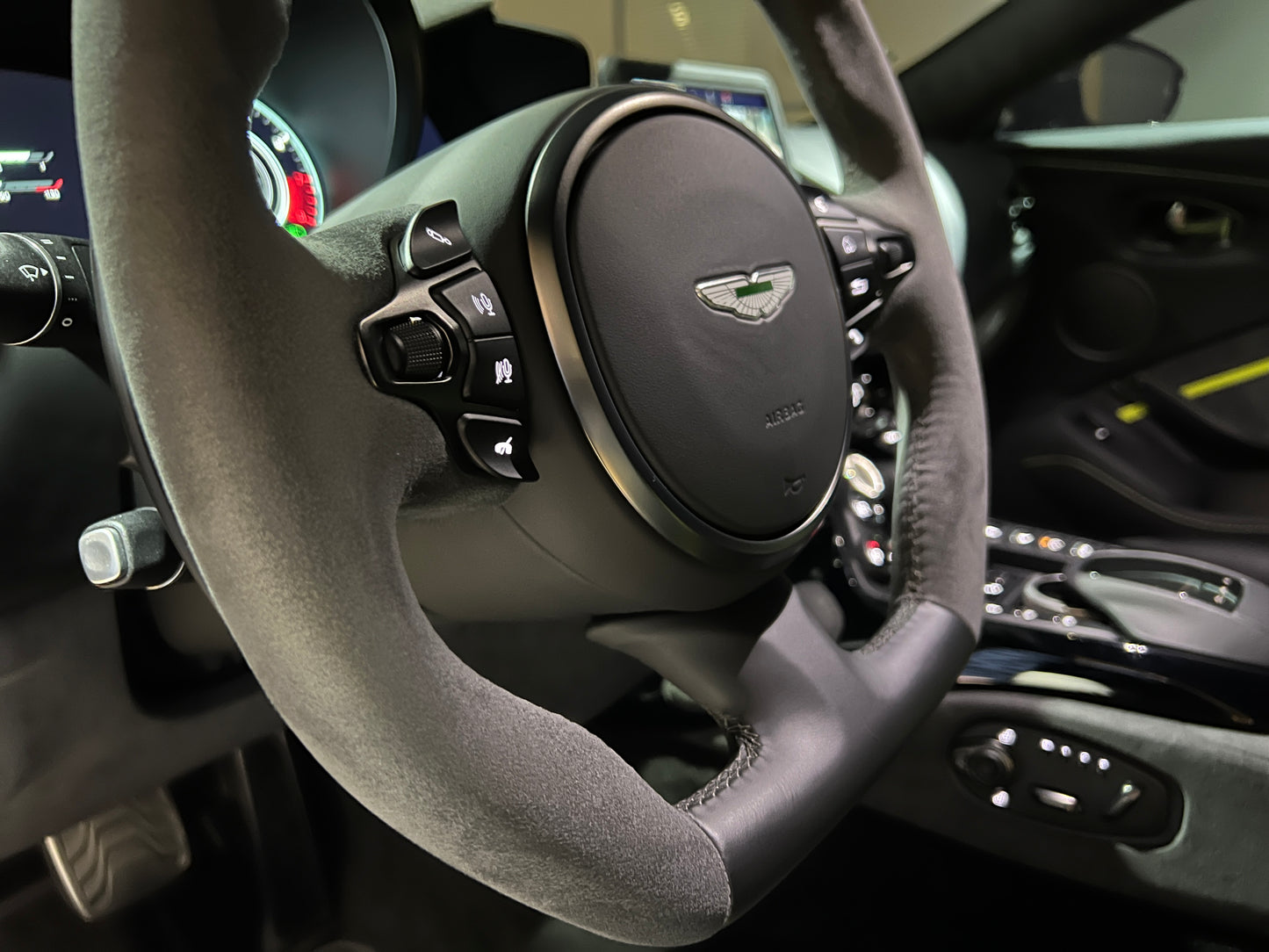 已售出-2022 Aston Martin Vantage F1 Edition 總代理