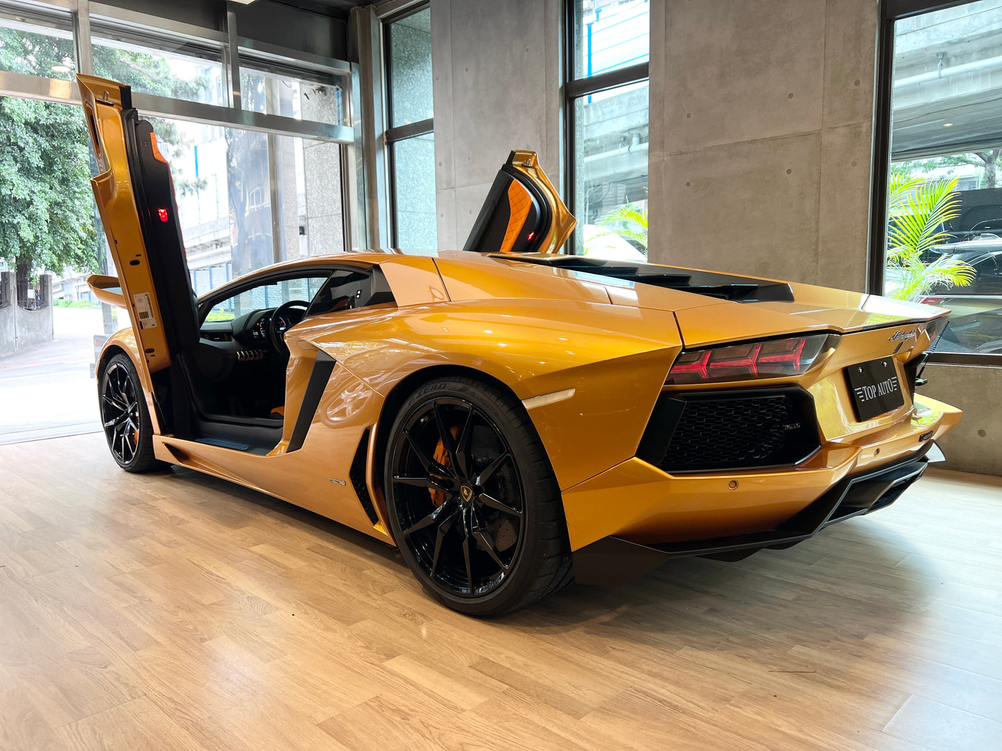 MY2017 Lamborghini Aventador LP700-4 總代理一手車