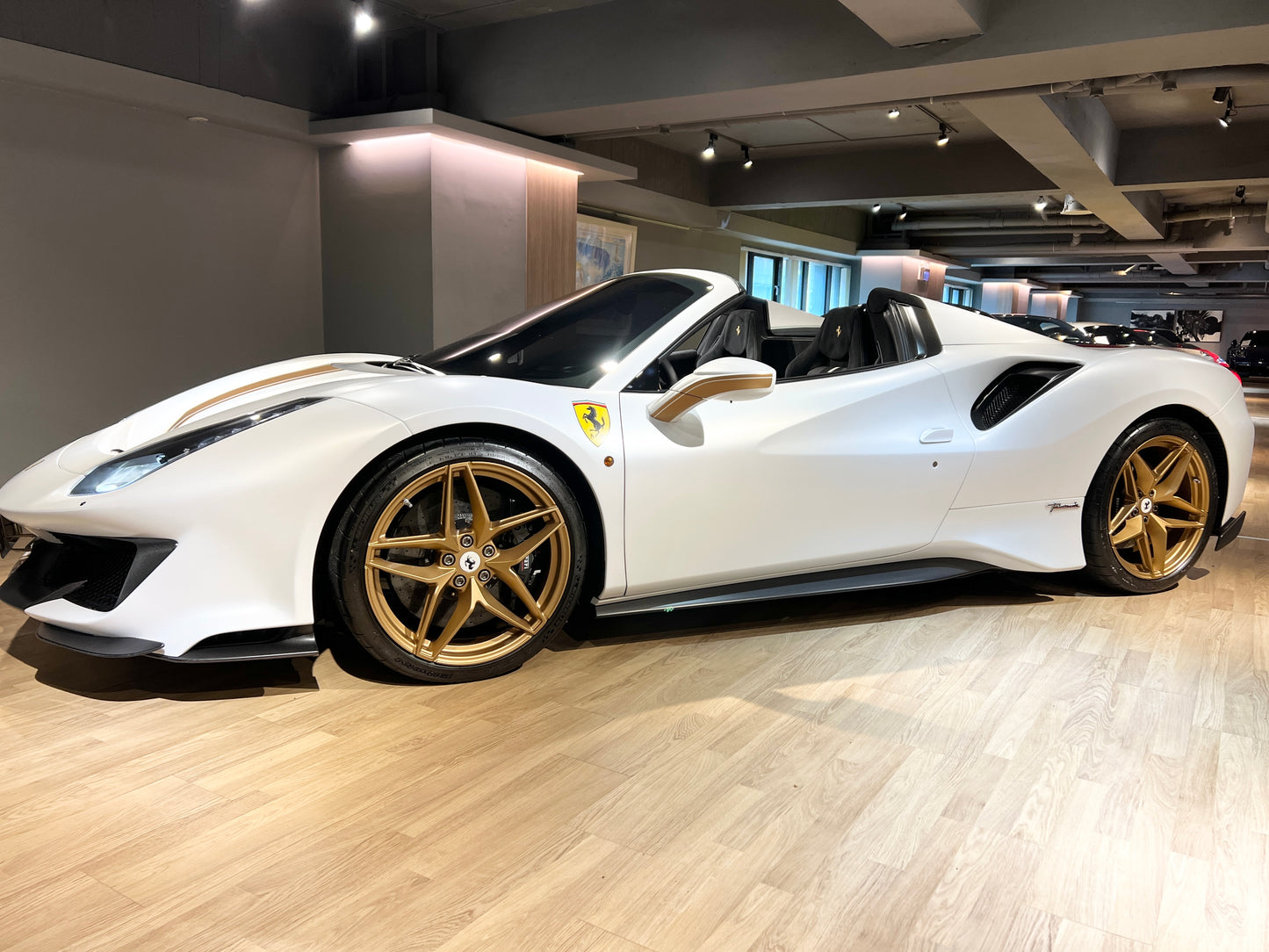 已售出-2020 Ferrari 488 Pista Spider Tailor Made 總代理