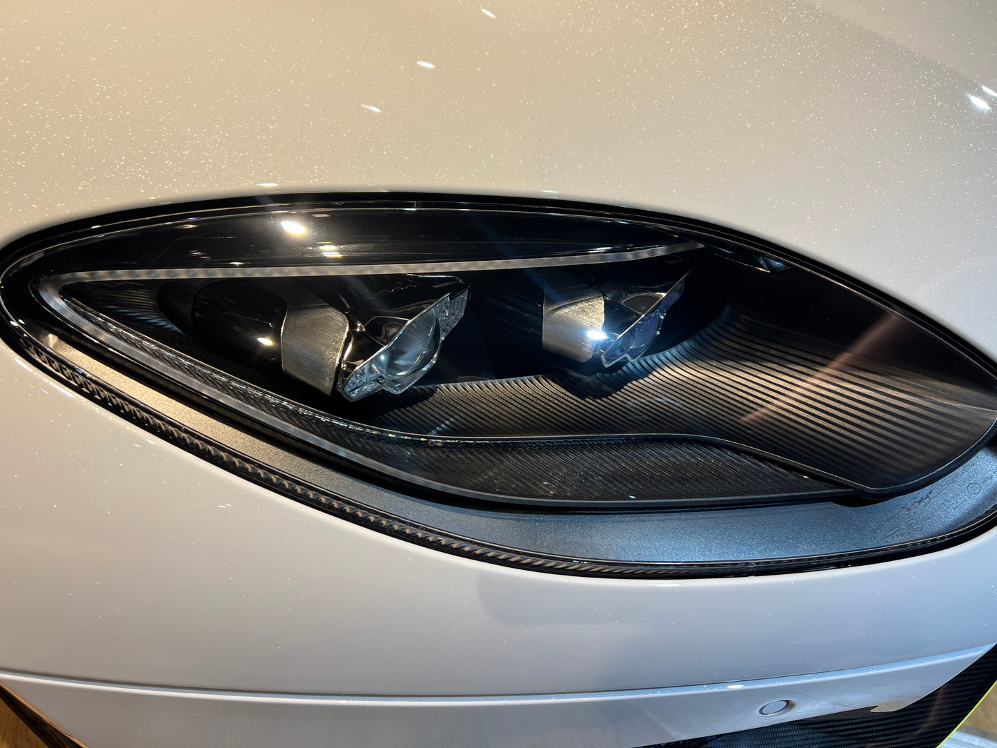 已售出-2019 AstonMartin DBS Superleggera 總代理