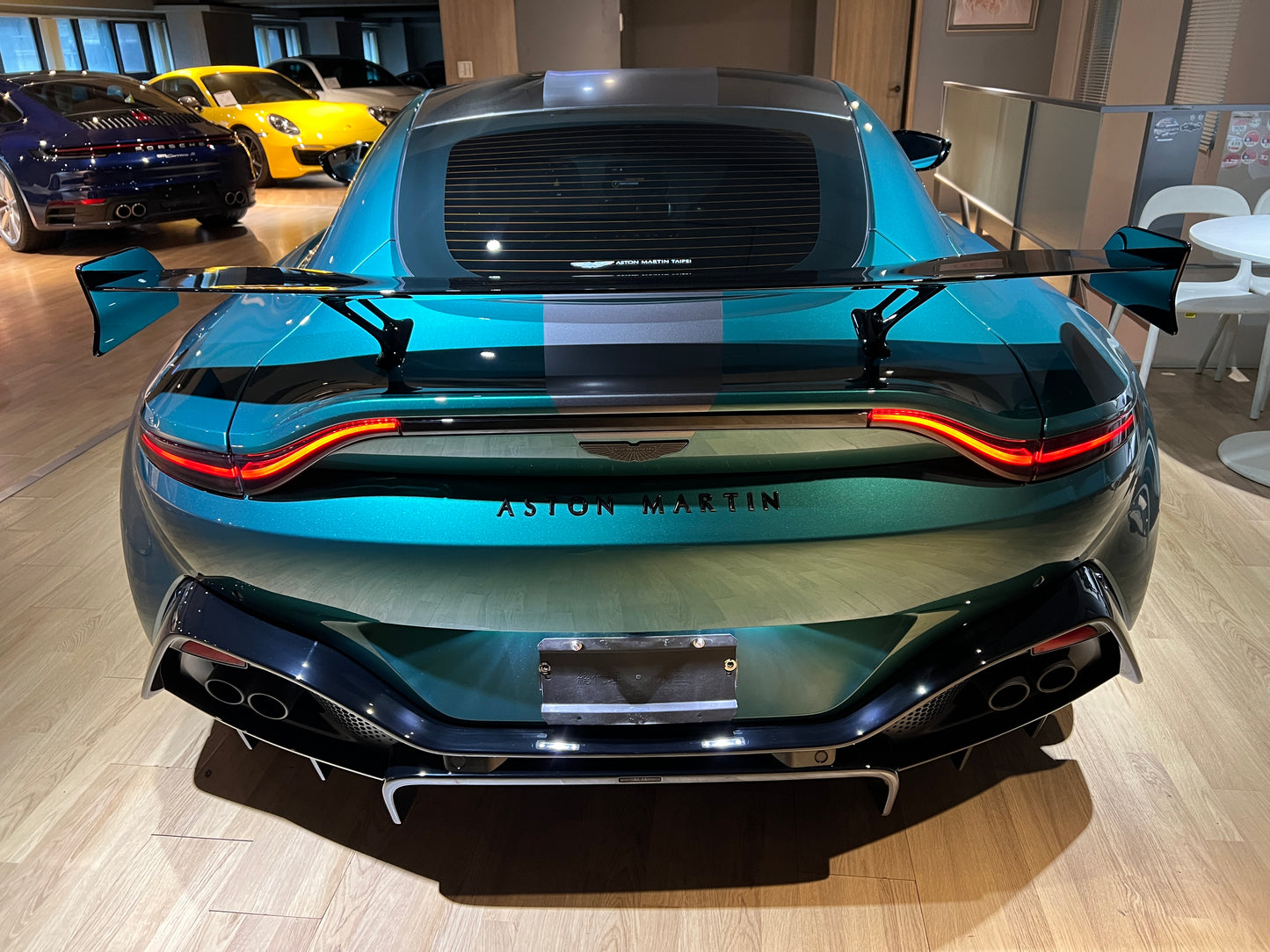 已售出-2022 Aston Martin Vantage F1 Edition 總代理