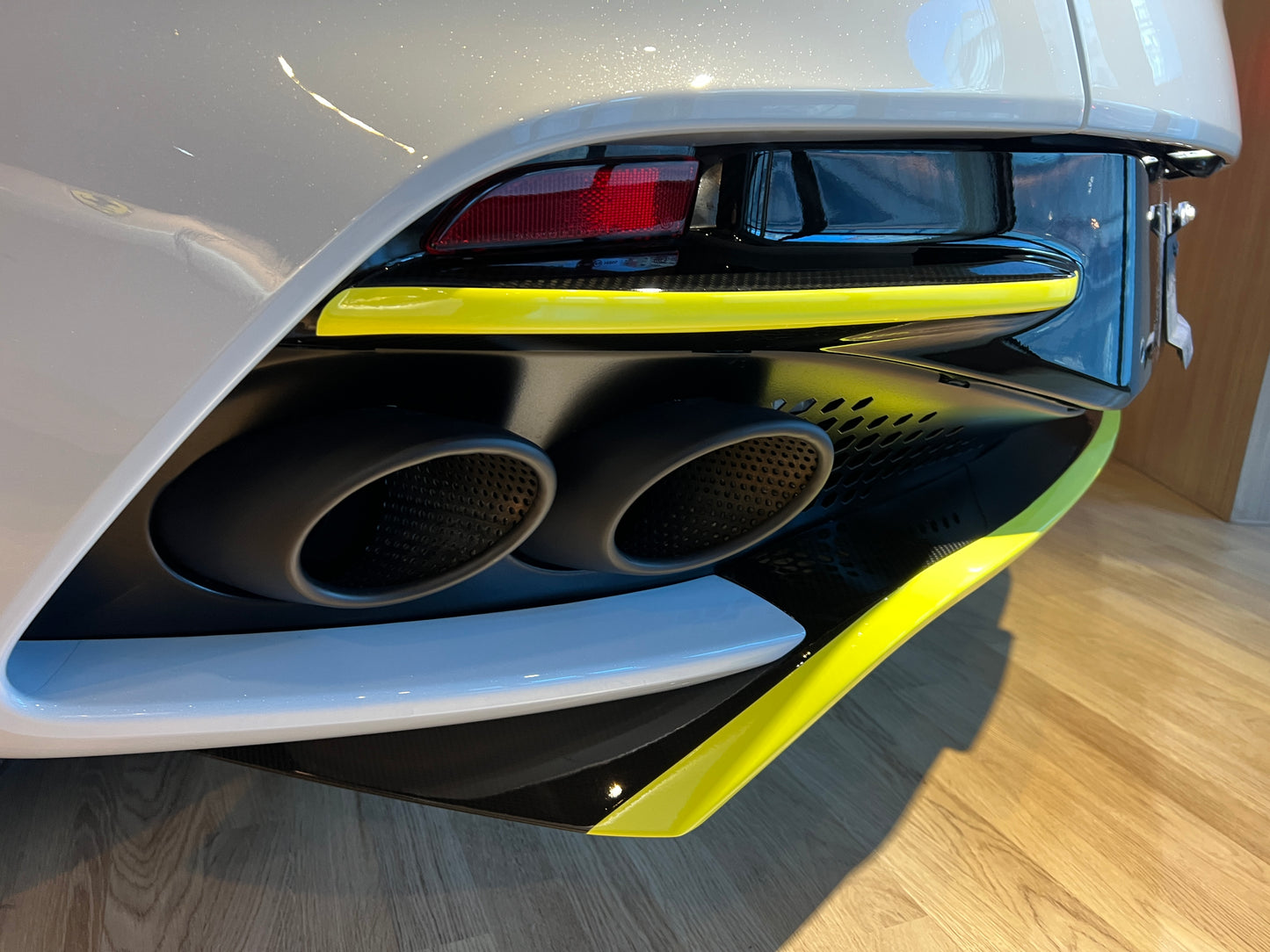 已售出-2019 AstonMartin DBS Superleggera 總代理