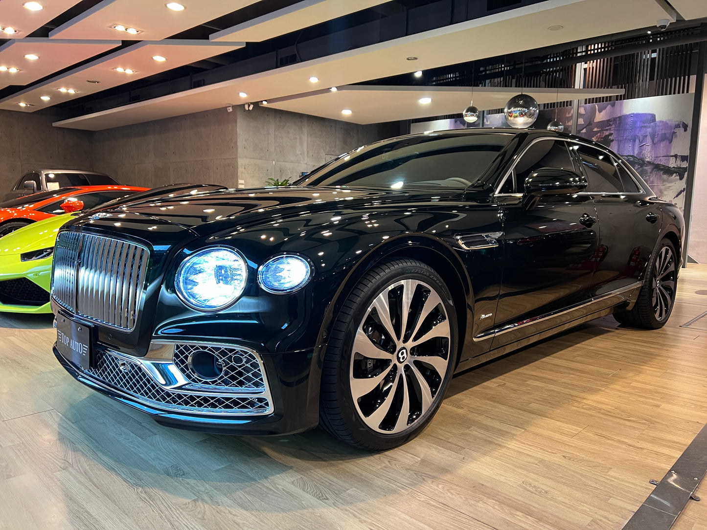 已售出-2024 Bentley FlyingSpur V8 總代理