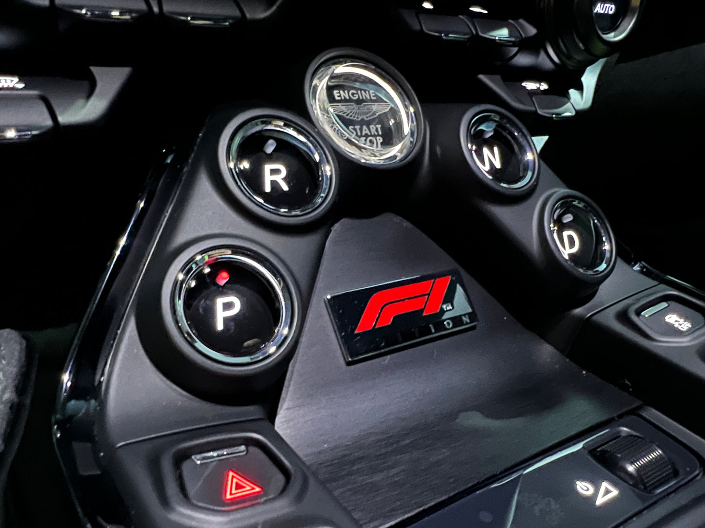 已售出-2022 Aston Martin Vantage F1 Edition 總代理