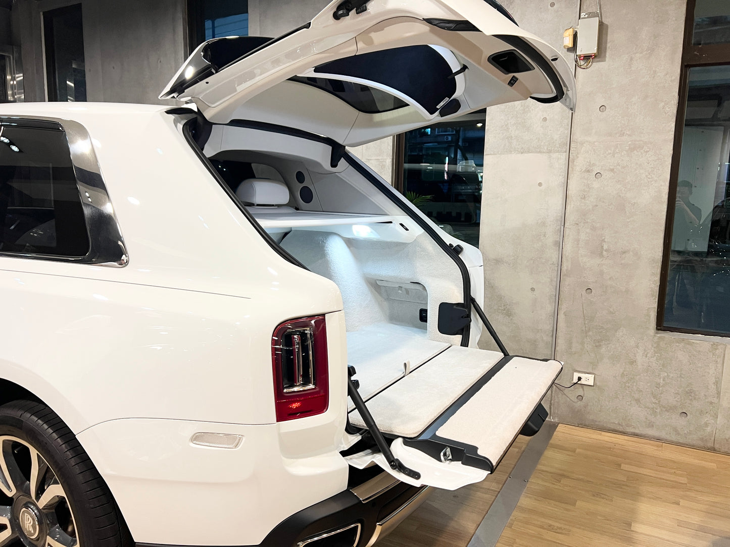 已售出-2019 Rolls Royce Cullinan