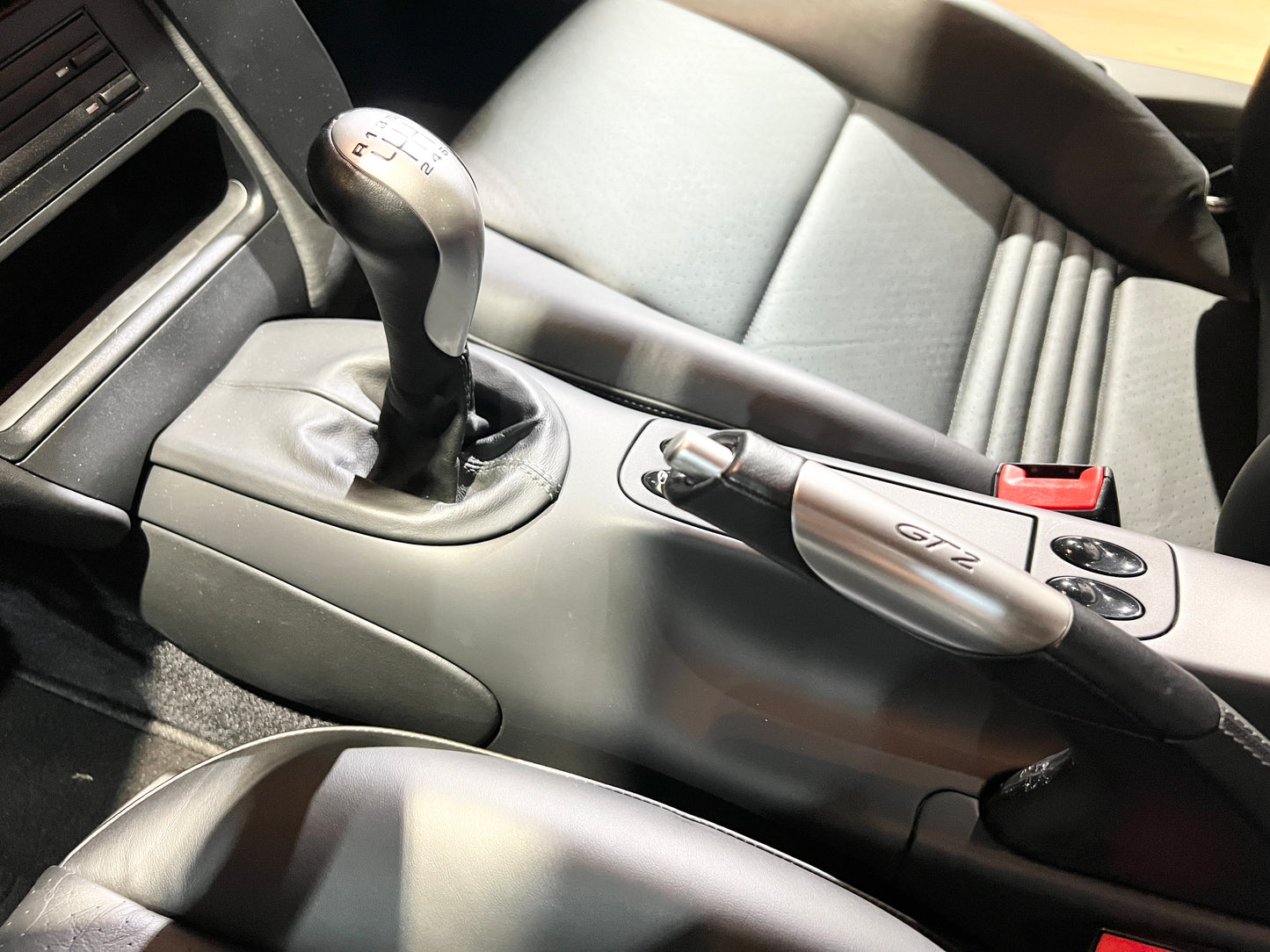 2001 Porsche 996 GT2 總代理