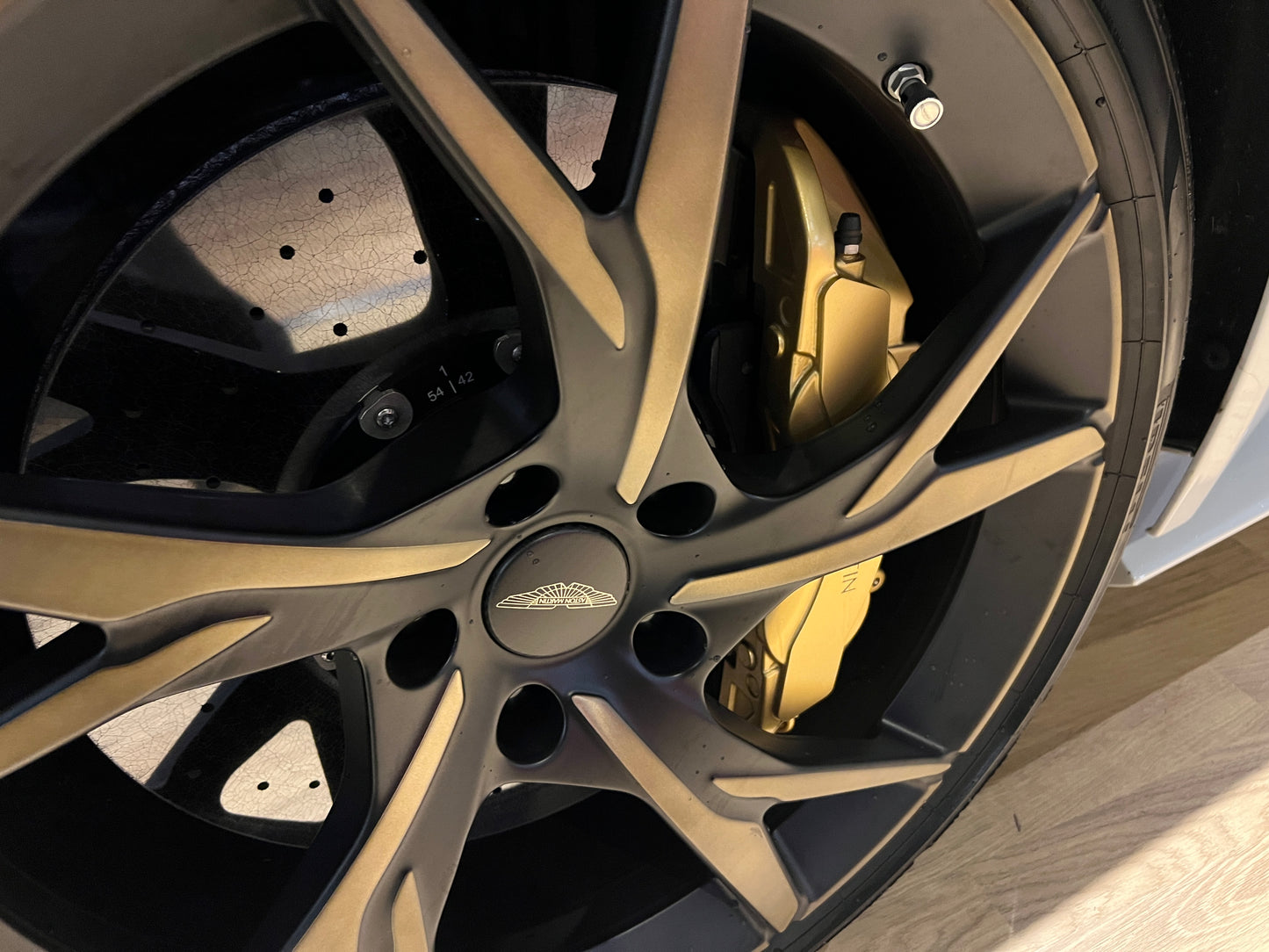 已售出-2019 AstonMartin DBS Superleggera 總代理