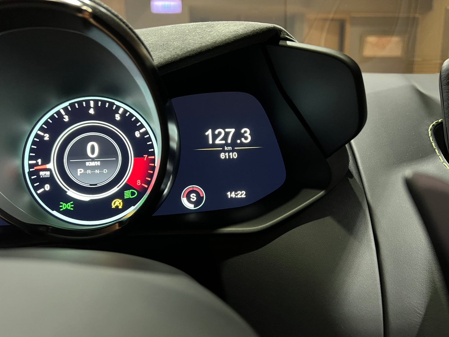 已售出-2022 Aston Martin Vantage F1 Edition 總代理