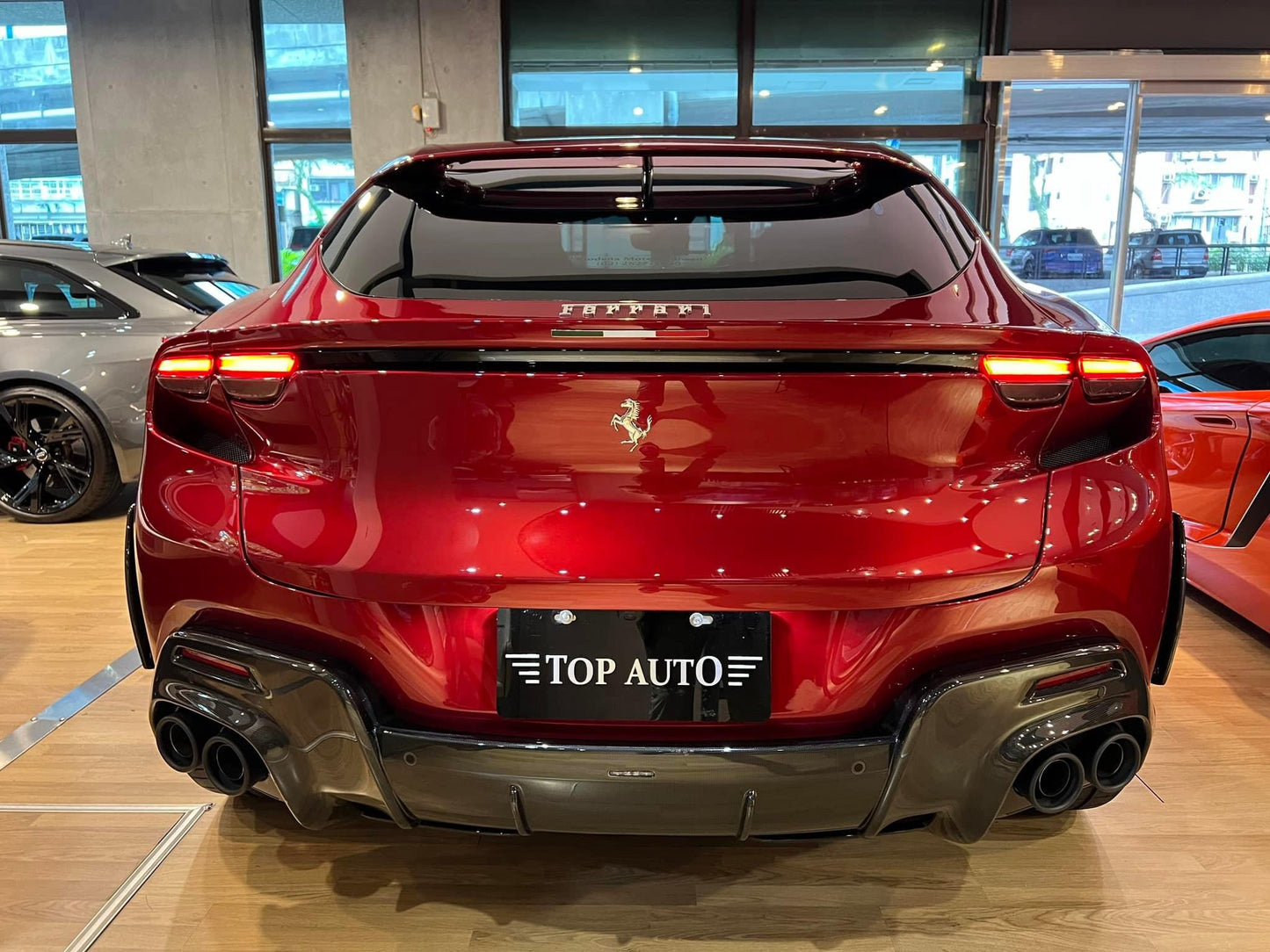已售出-2024 Ferrari Purosangue 全新車