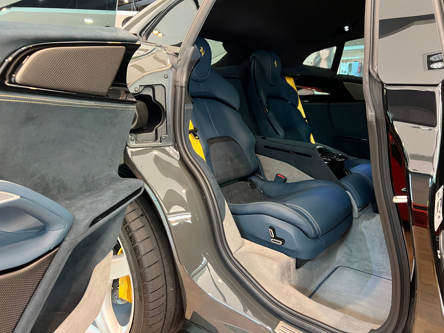 **2024 Ferrari Purosangue 總代理