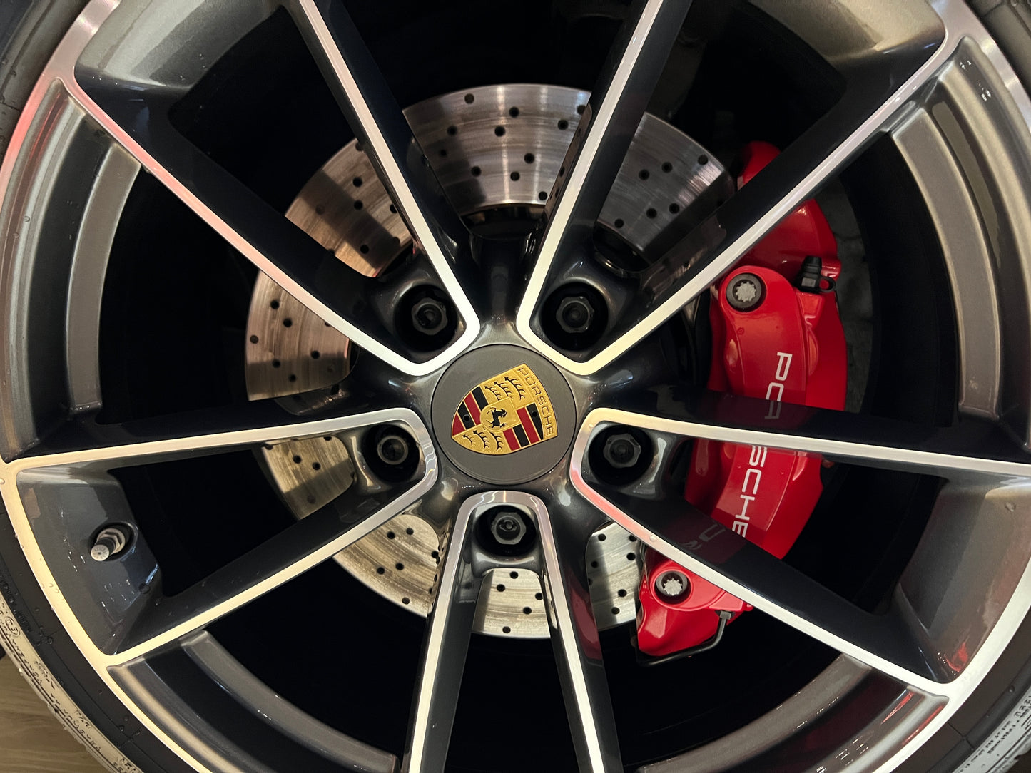 已售出-2021 Porsche 992 Carrera 4S