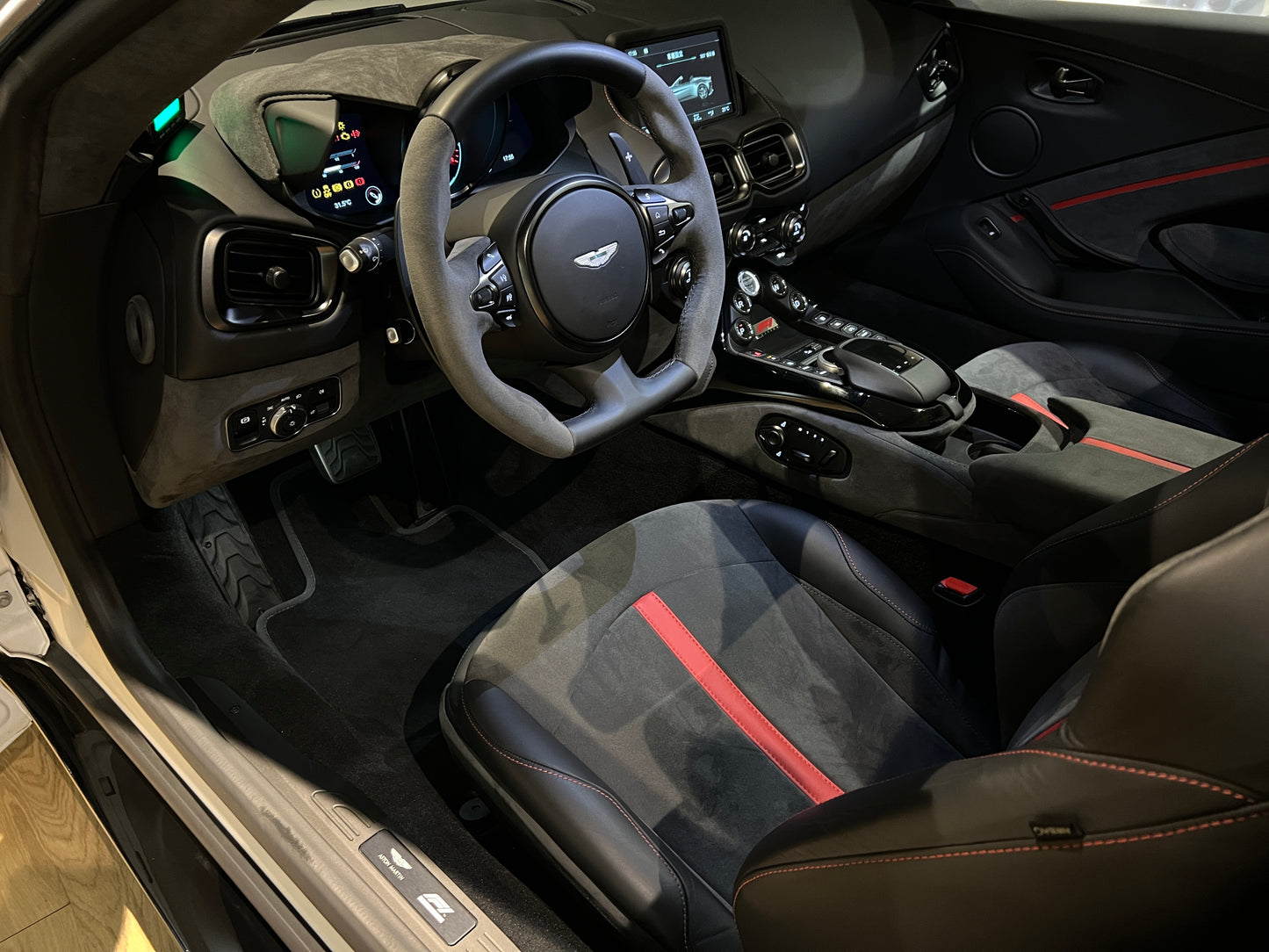 已售出-2022 Aston Martin Vantage Roadster F1 Edition 敞篷