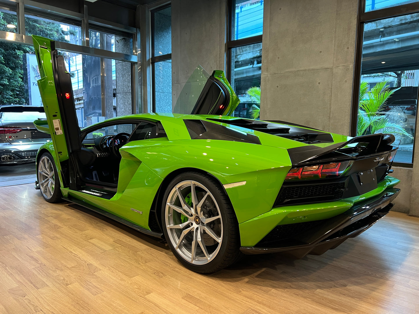 已售出-2018 Lamborghini Aventador S 總代理保固中一手車