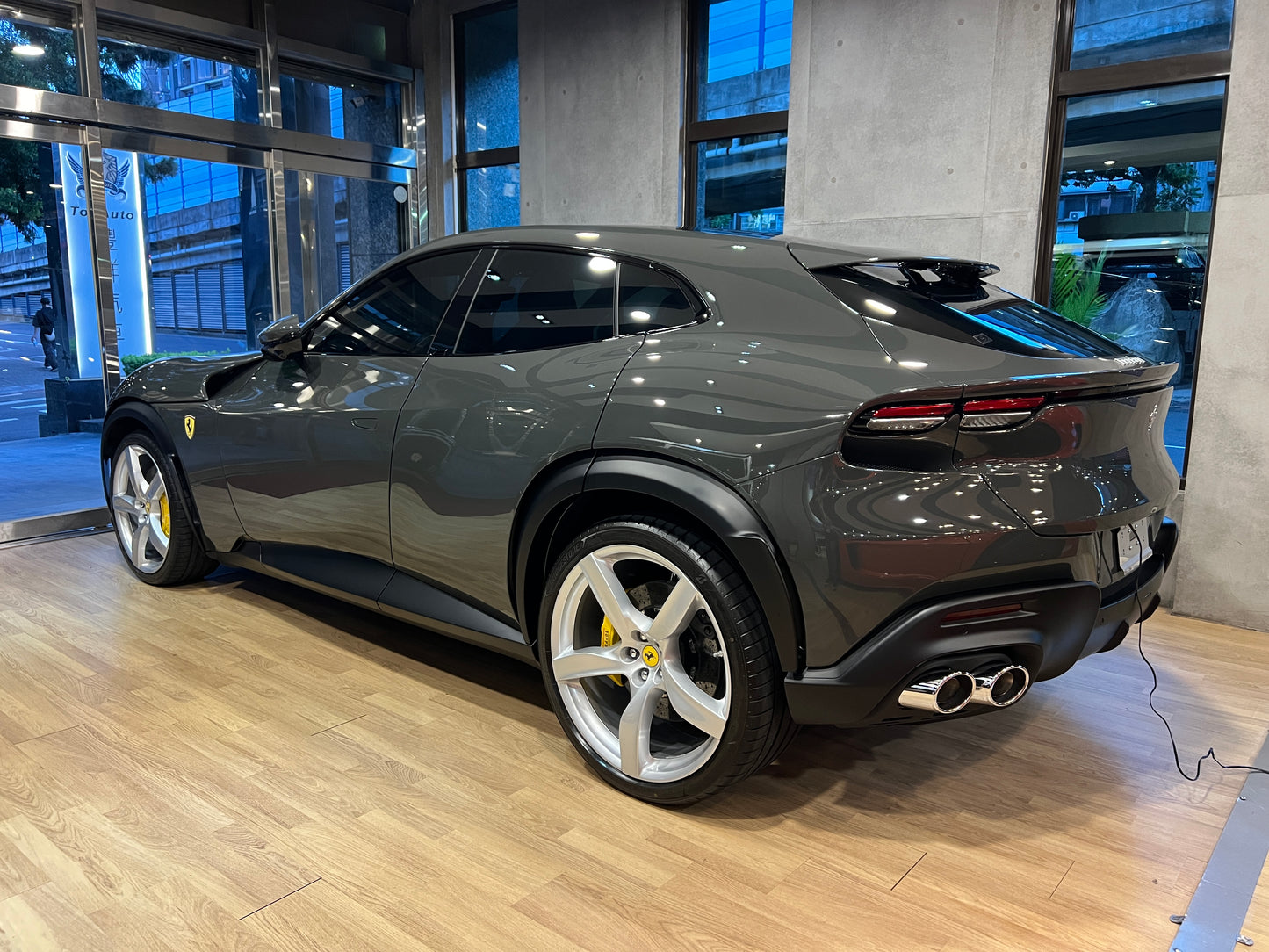 **2024 Ferrari Purosangue 總代理