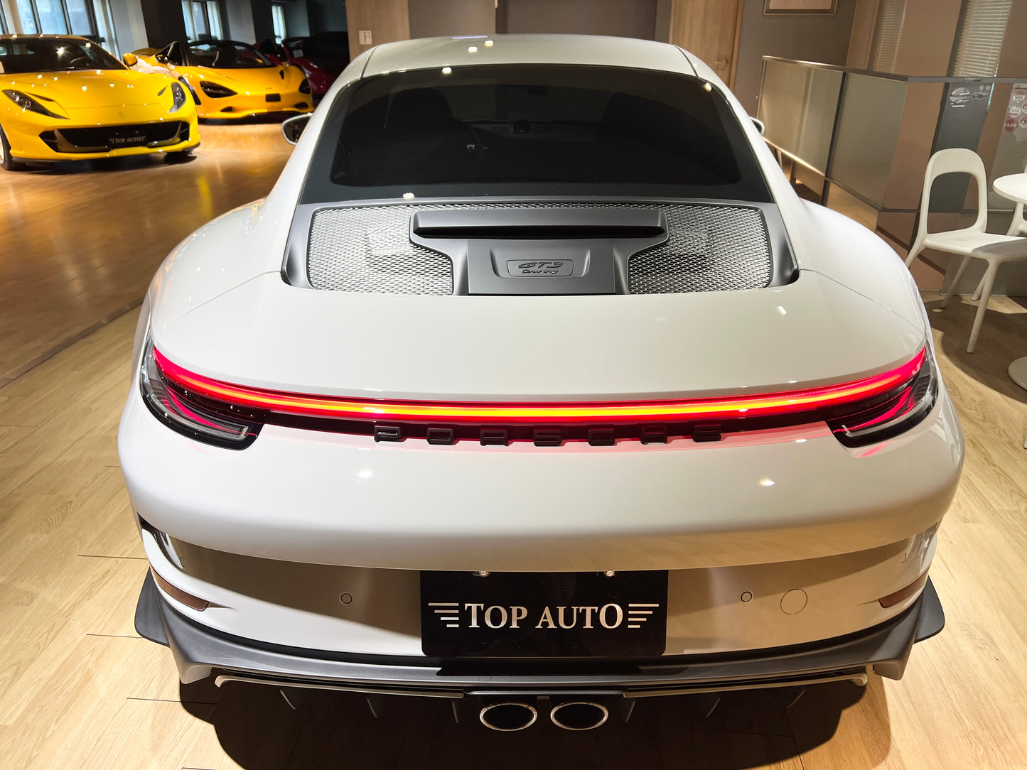 已售出-2024 Porsche 992 GT3 Touring 總代理