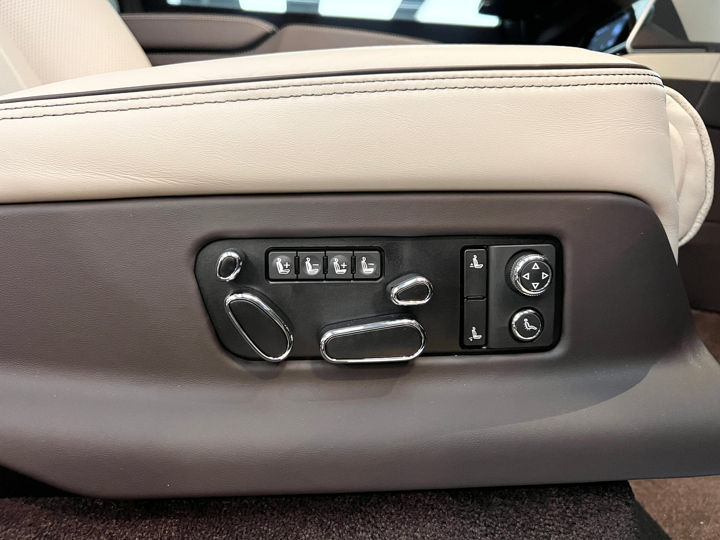 2023 Bentley Bentayga EWB Azure 總代理 一手車|台北超跑專賣|TopAuto 豐群汽車