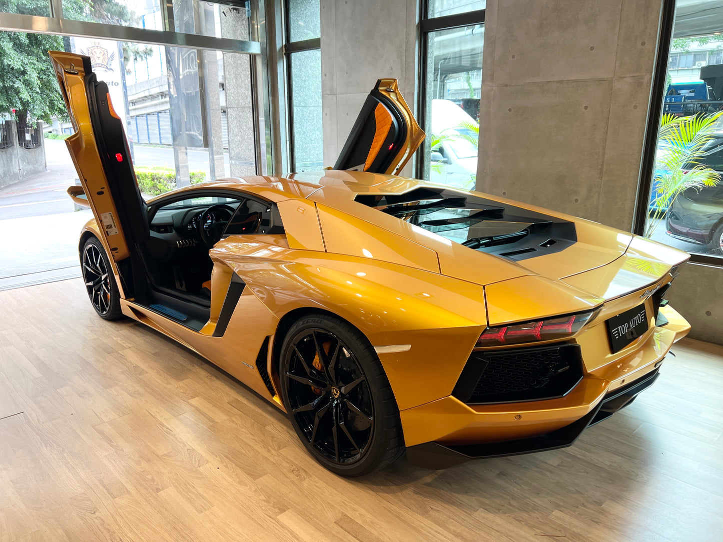 MY2017 Lamborghini Aventador LP700-4 總代理一手車