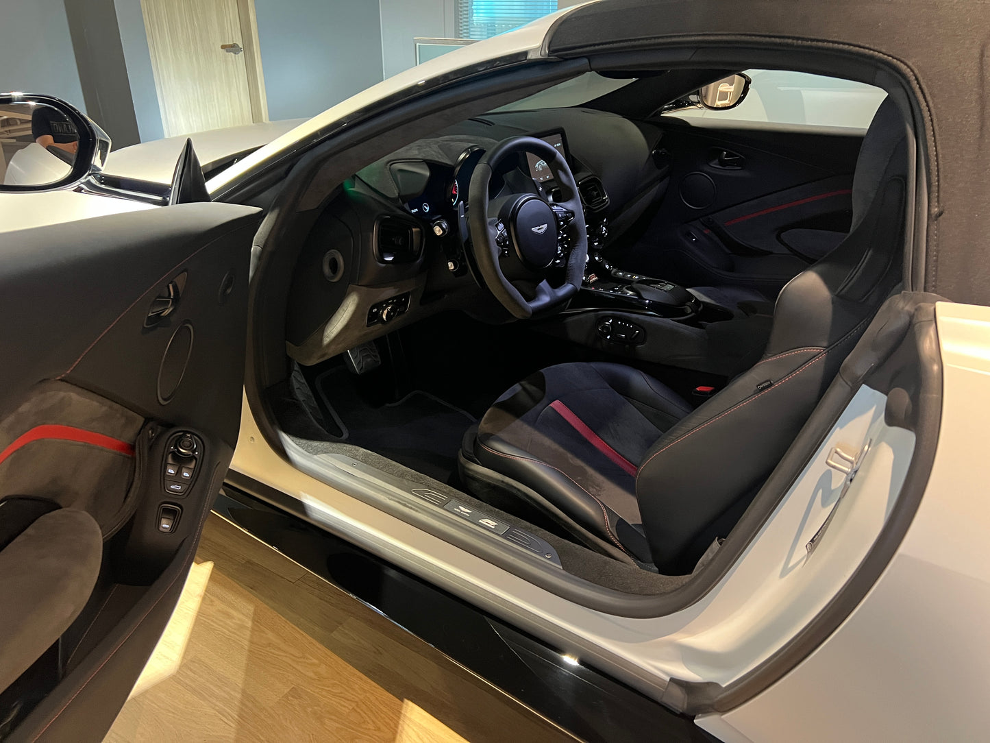 已售出-2022 Aston Martin Vantage Roadster F1 Edition 敞篷
