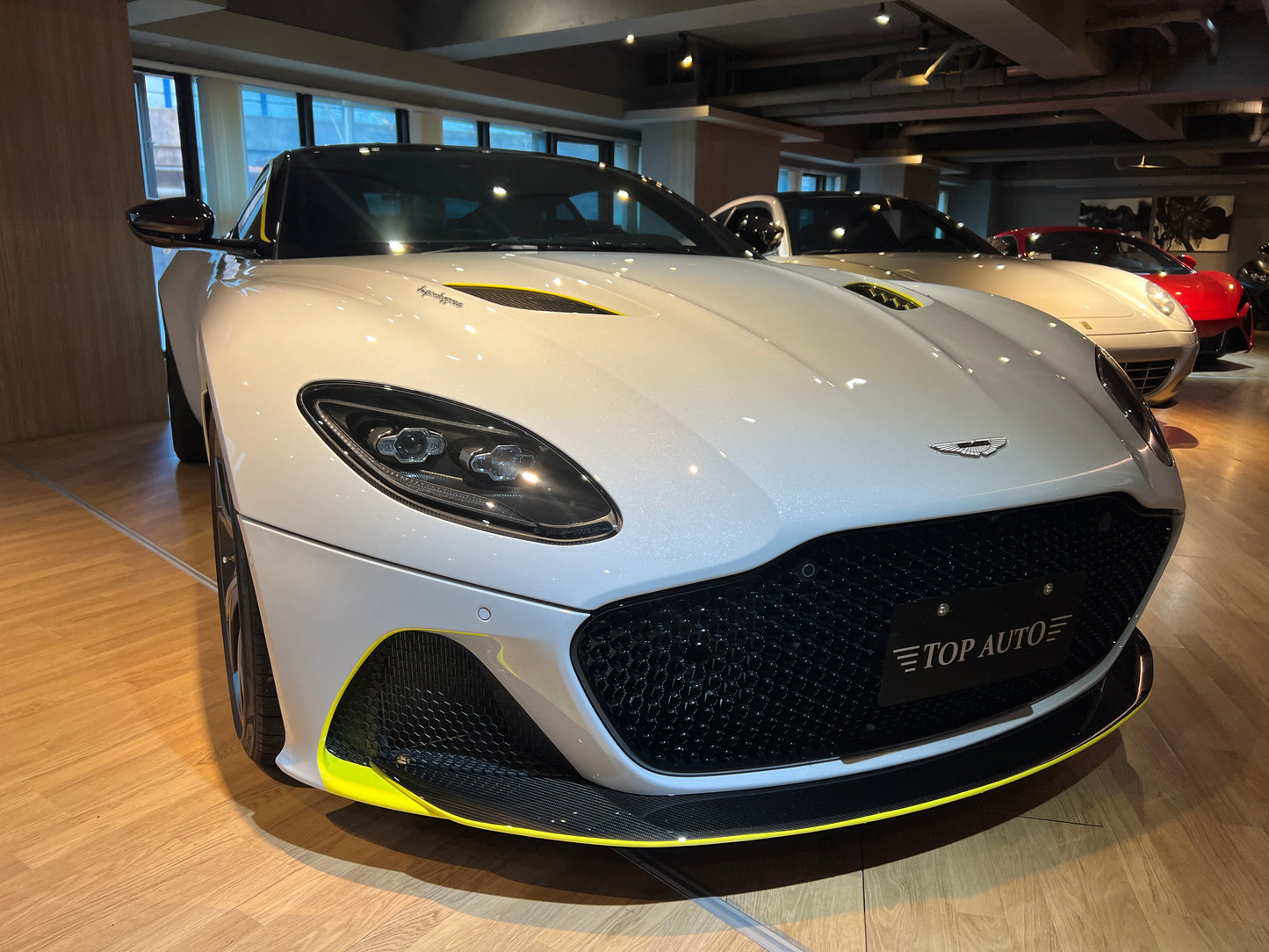 已售出-2019 AstonMartin DBS Superleggera 總代理