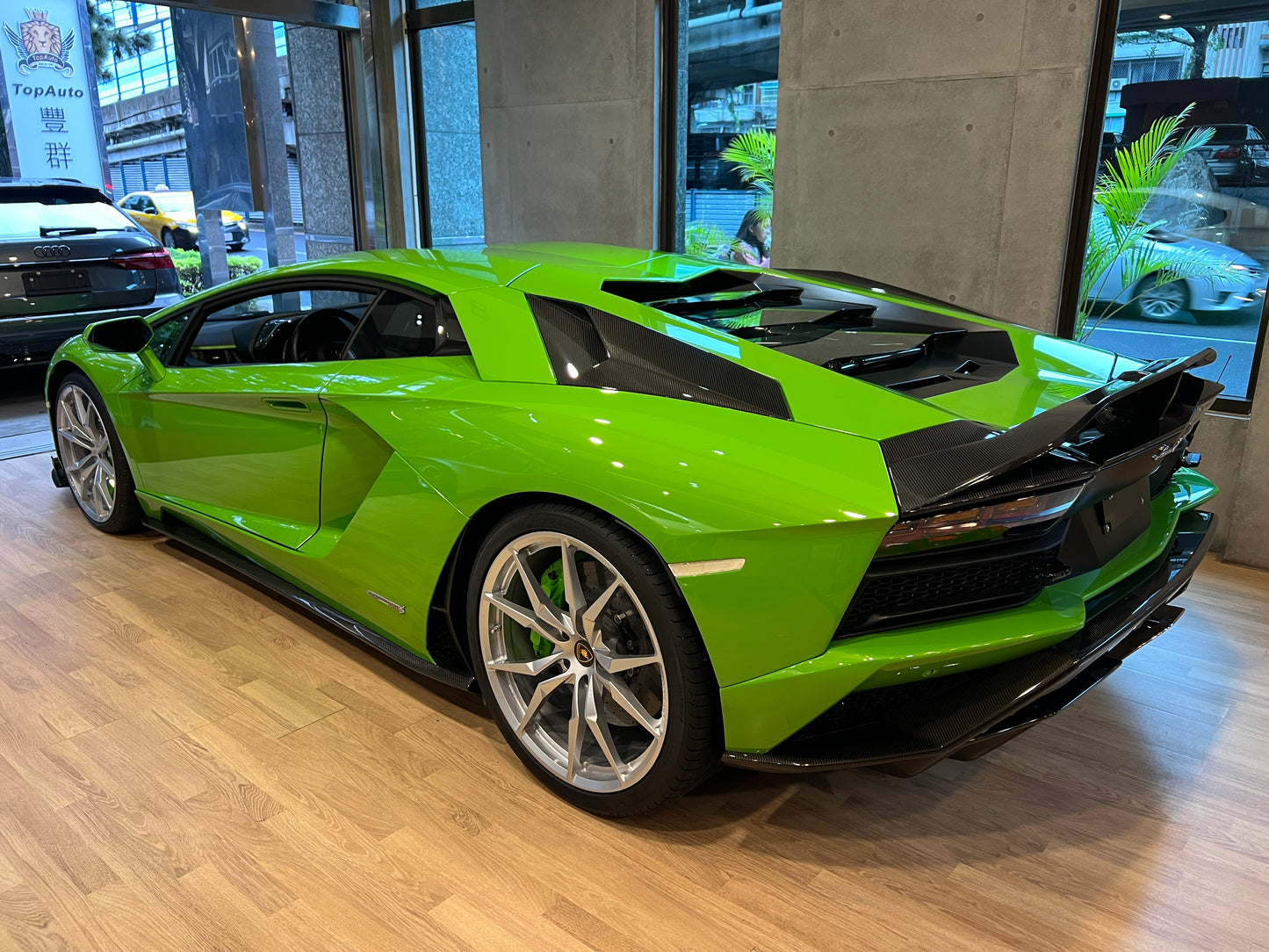 已售出-2018 Lamborghini Aventador S 總代理保固中一手車