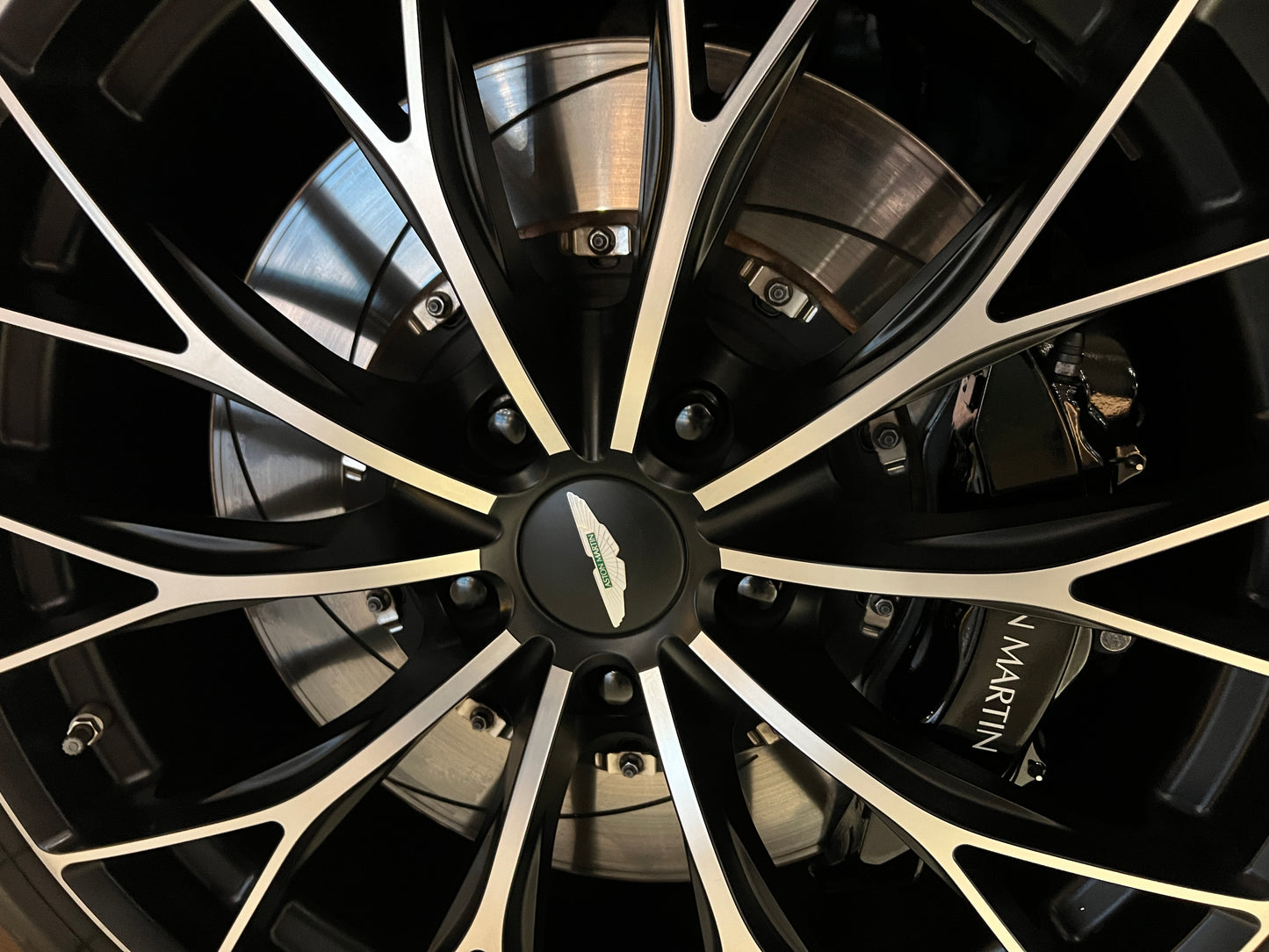 已售出-2022 Aston Martin Vantage F1 Edition 總代理