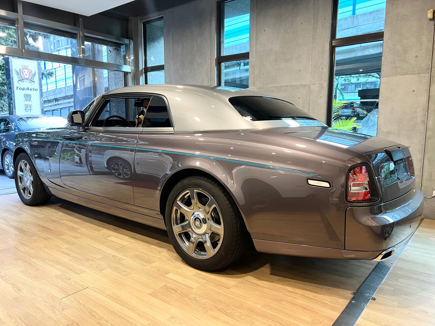 已售出-2015 Rolls Royce Phantom Coupe