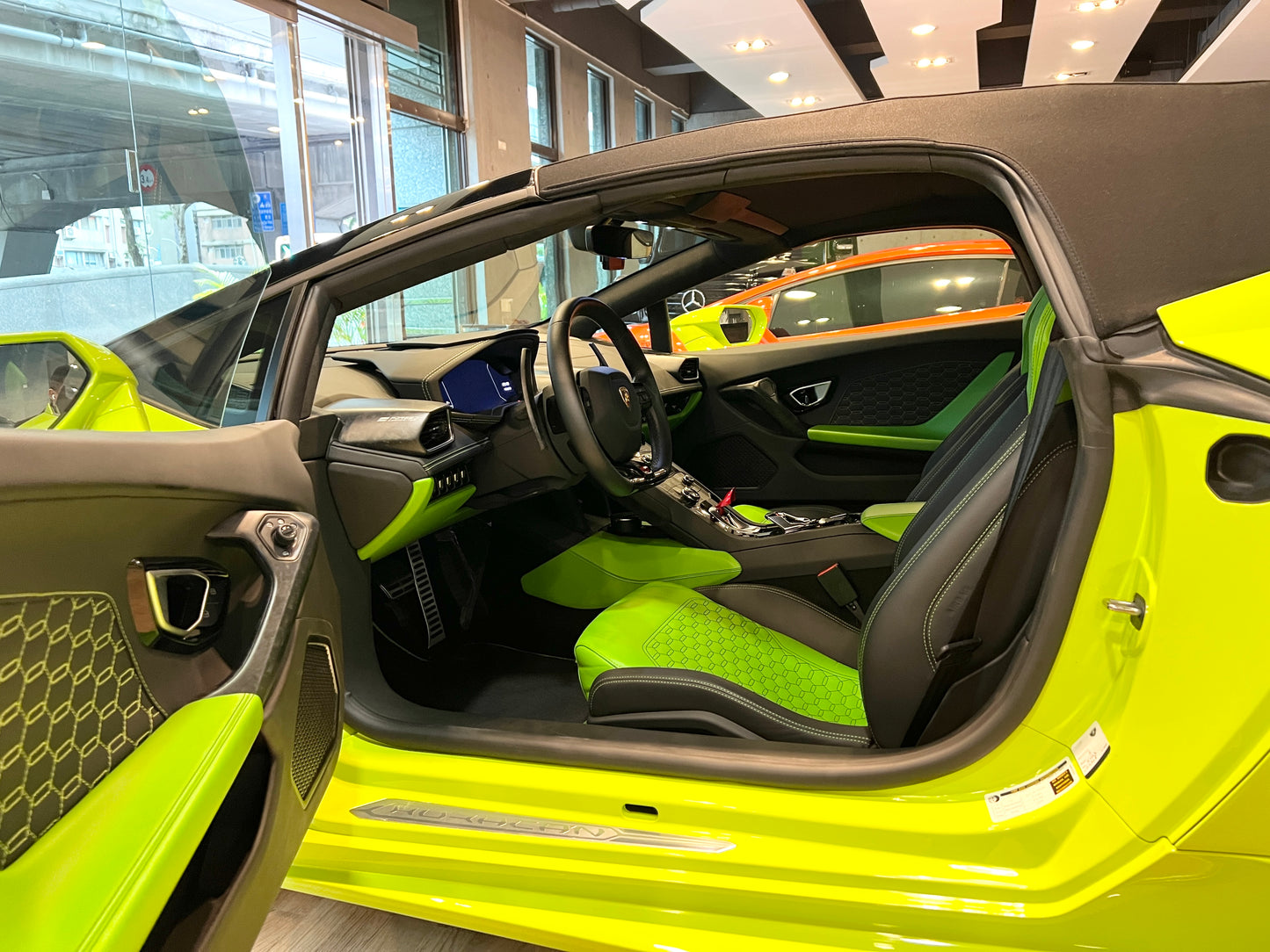 已售出-2018 Lamborghini Huracan Spyder一手車 總代理