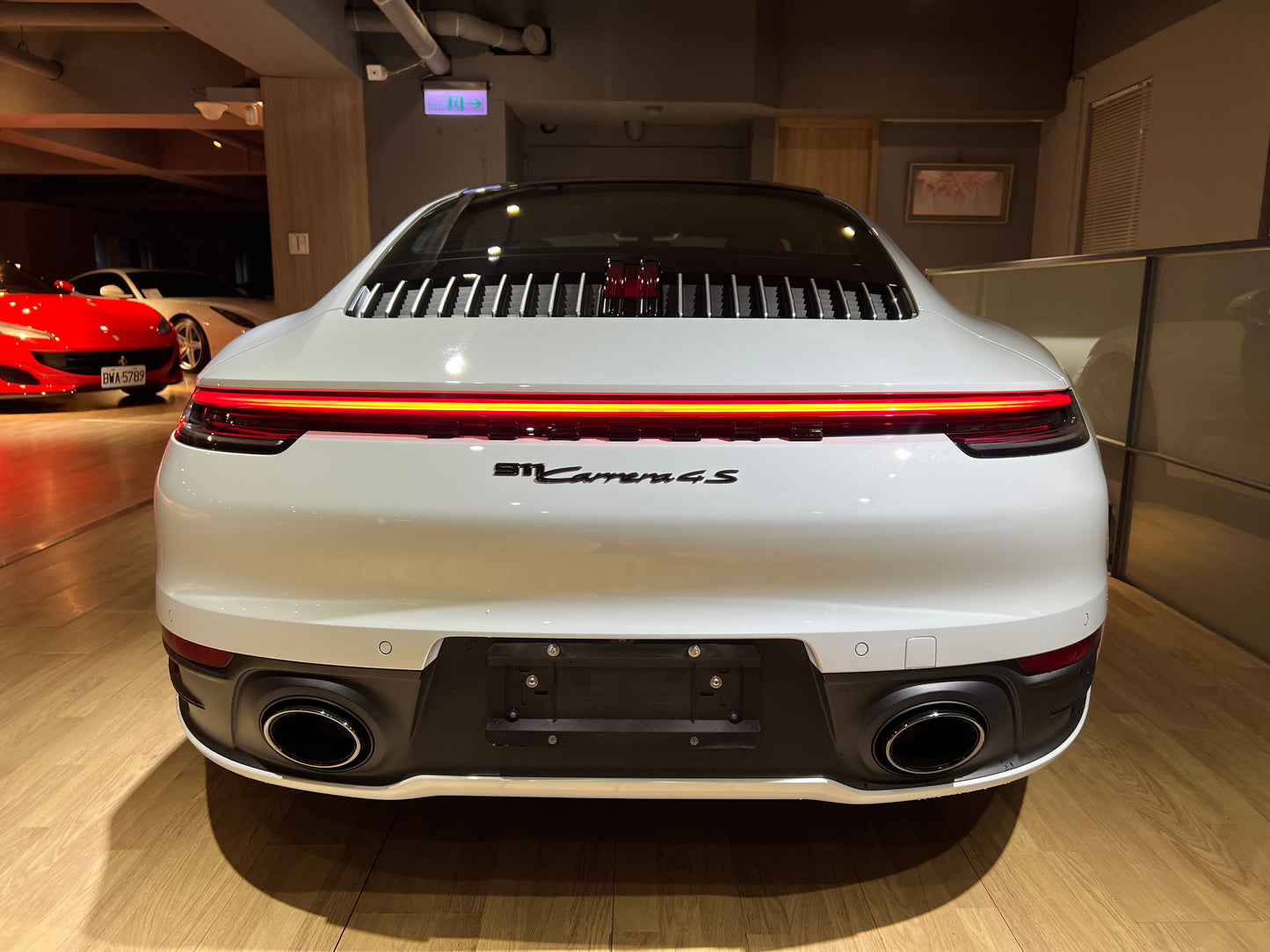 已售出-2021 Porsche 992 Carrera 4S