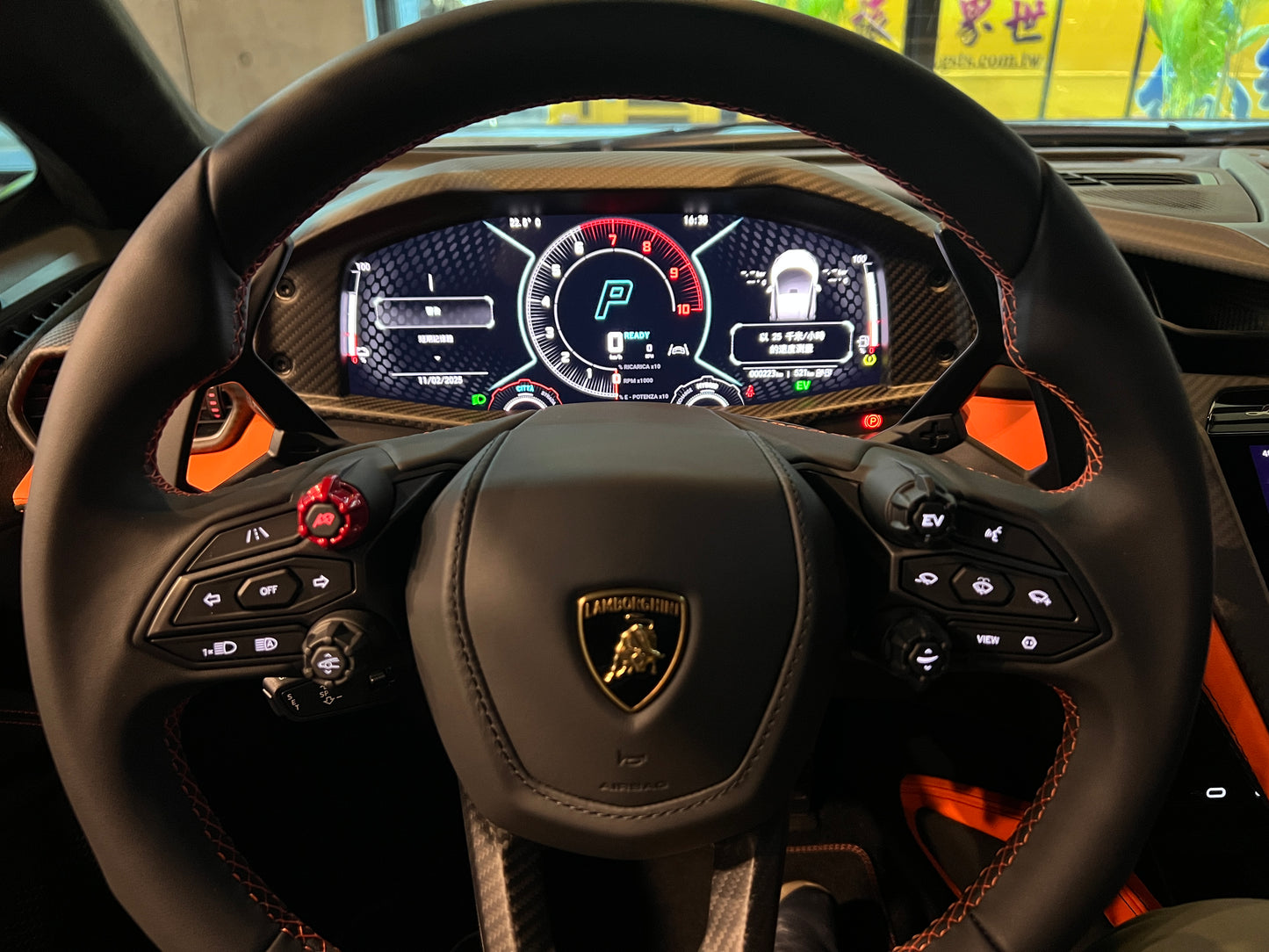 已售出-Lamborghini Revuelto 總代理