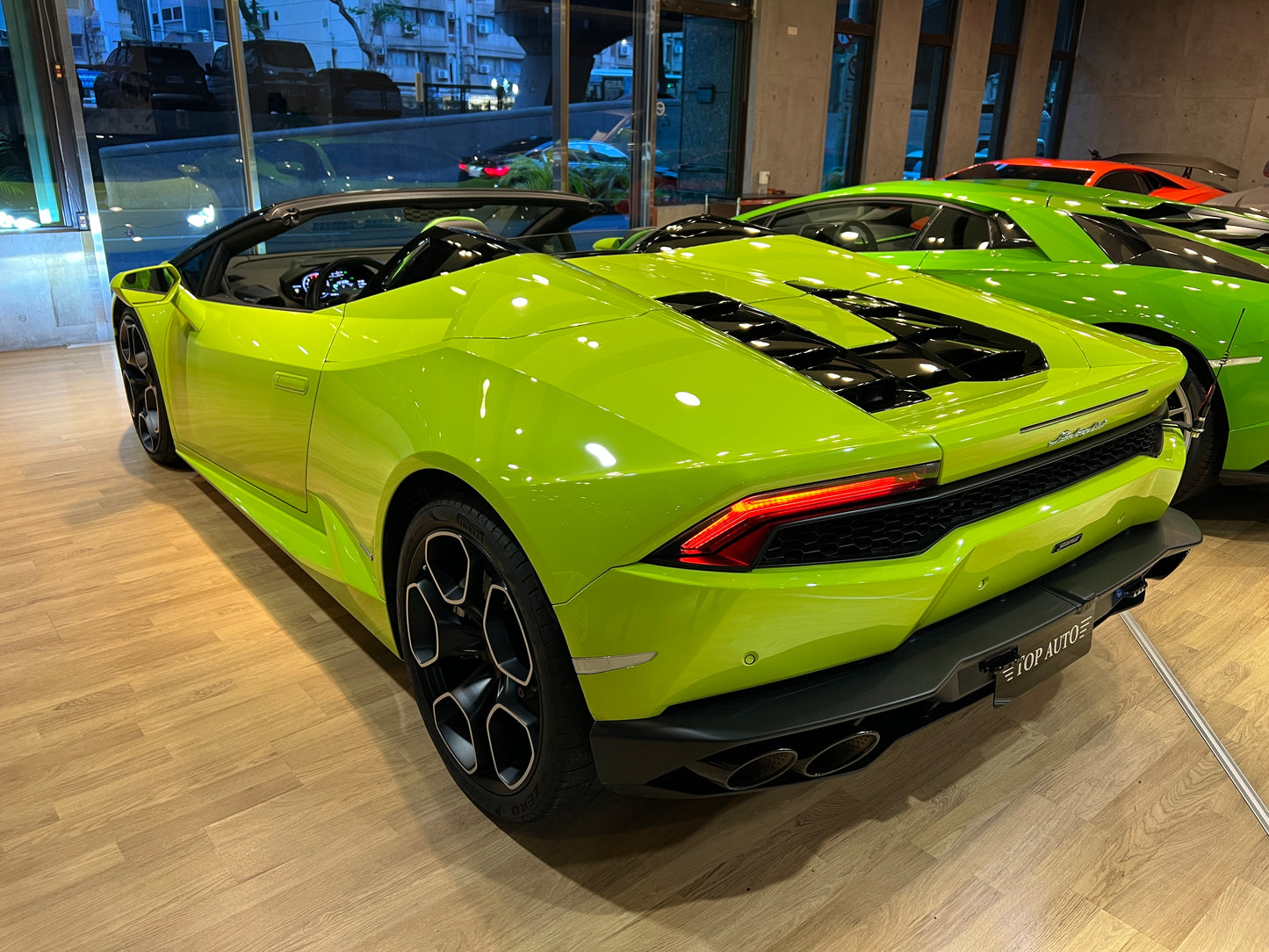 已售出-2018 Lamborghini Huracan Spyder一手車 總代理