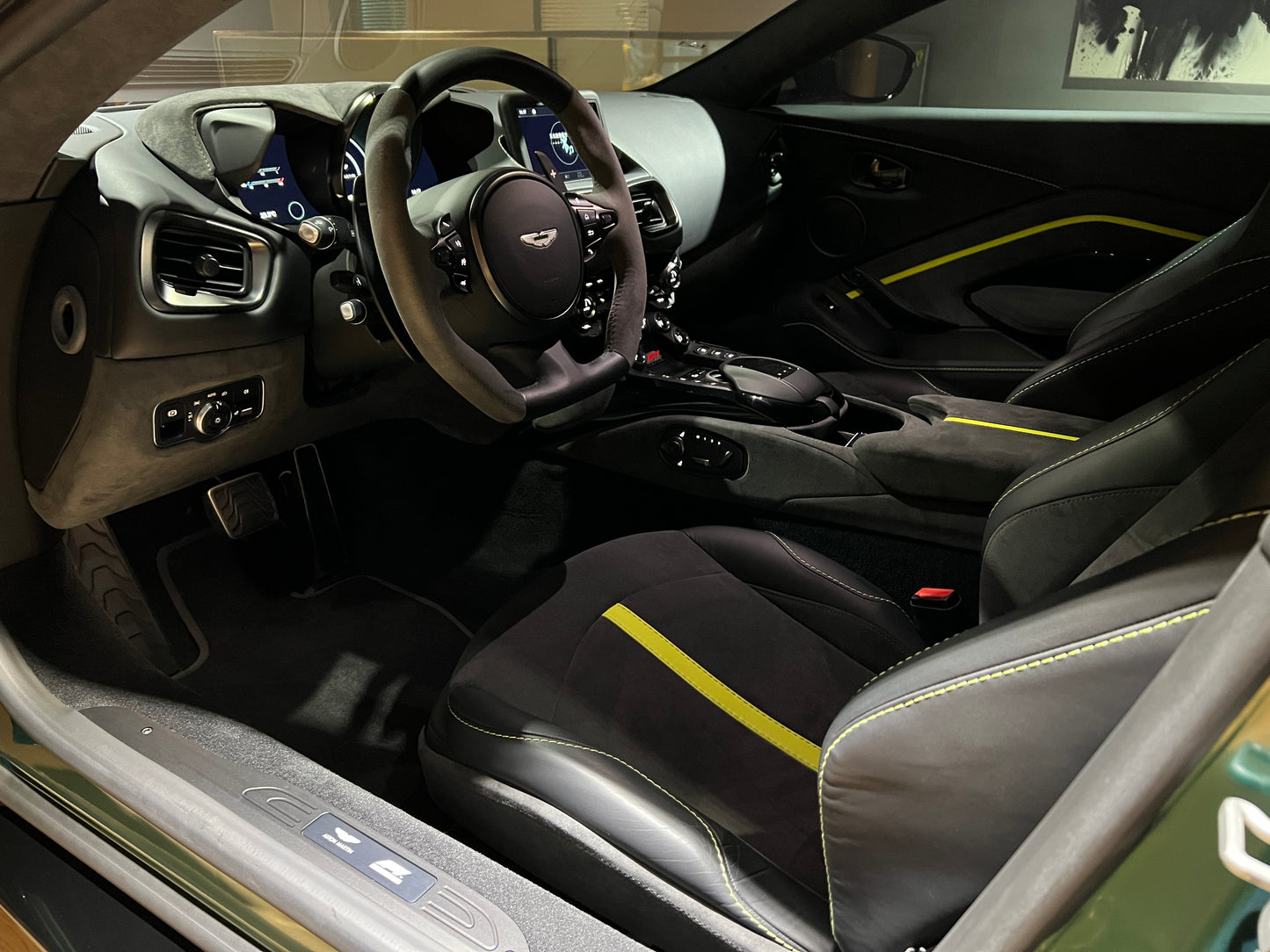 已售出-2022 Aston Martin Vantage F1 Edition 總代理