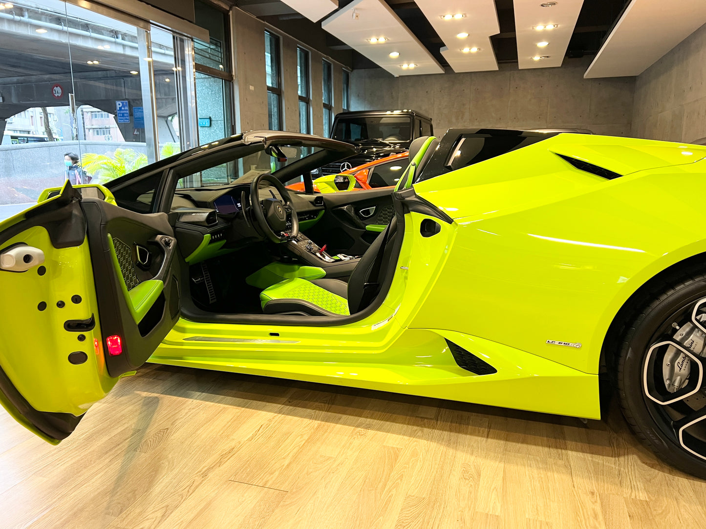 已售出-2018 Lamborghini Huracan Spyder一手車 總代理