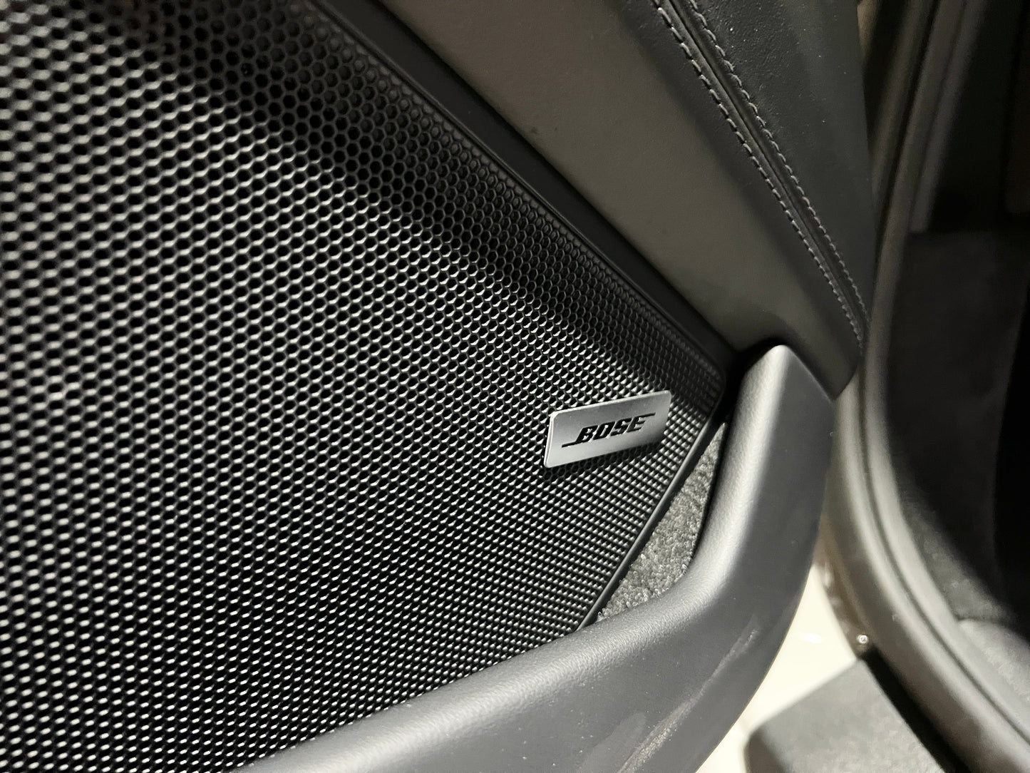 已售出-2024 Porsche 992 GT3 Touring 總代理