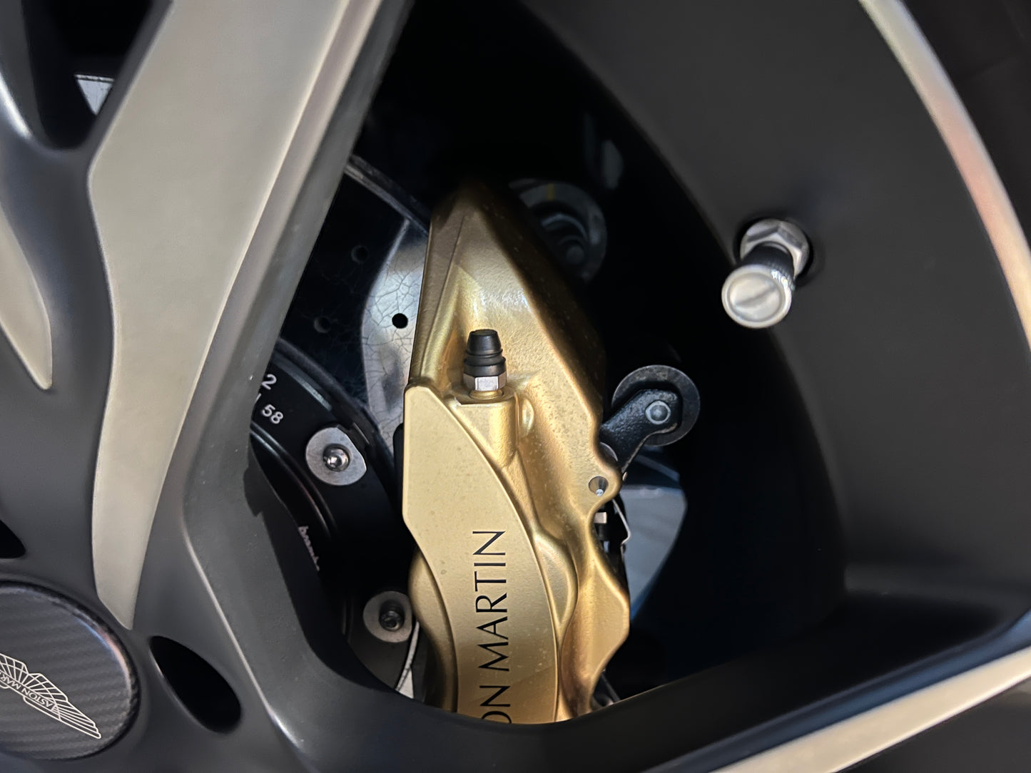 已售出-2019 AstonMartin DBS Superleggera 總代理