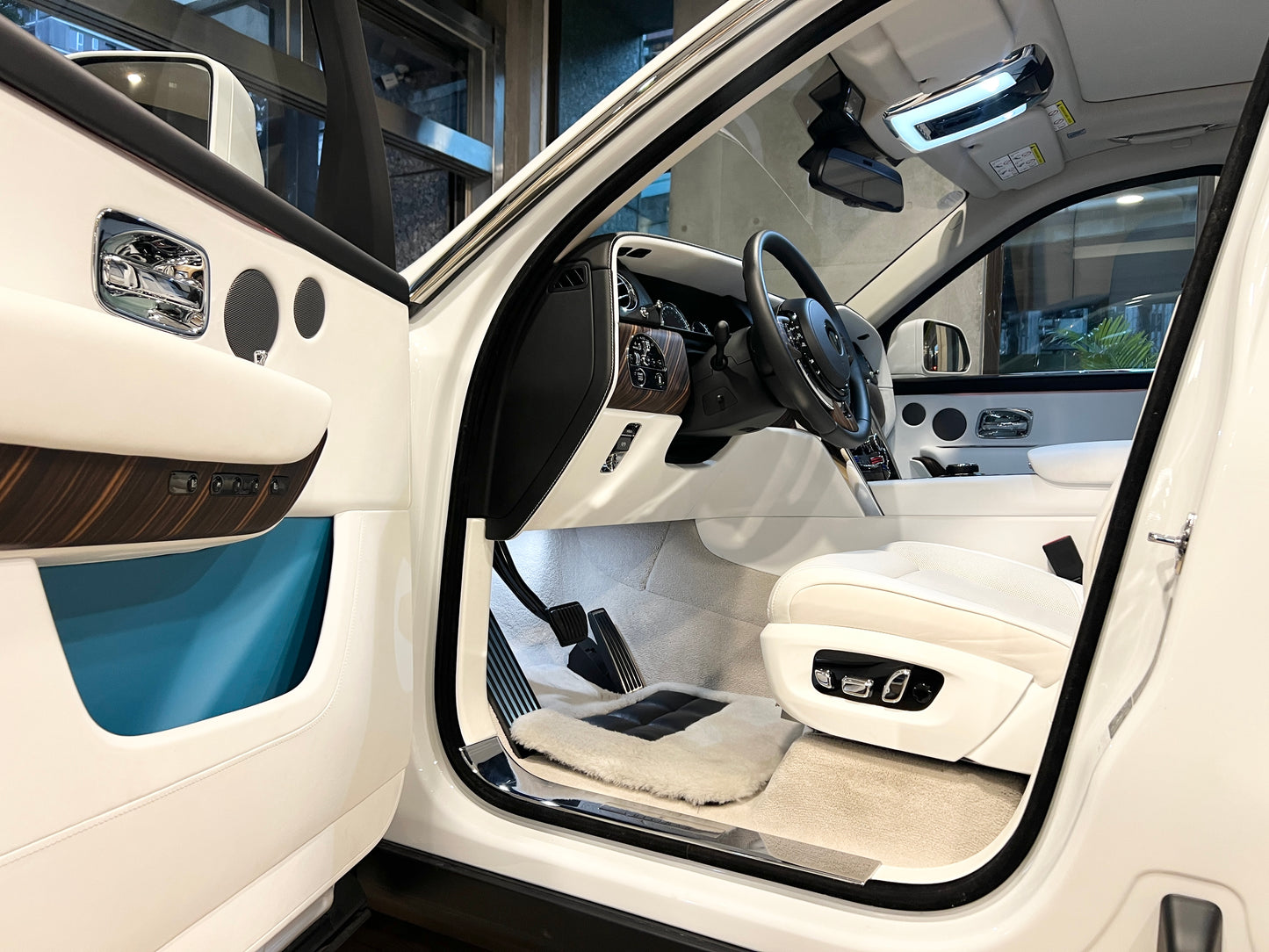 已售出-2019 Rolls Royce Cullinan