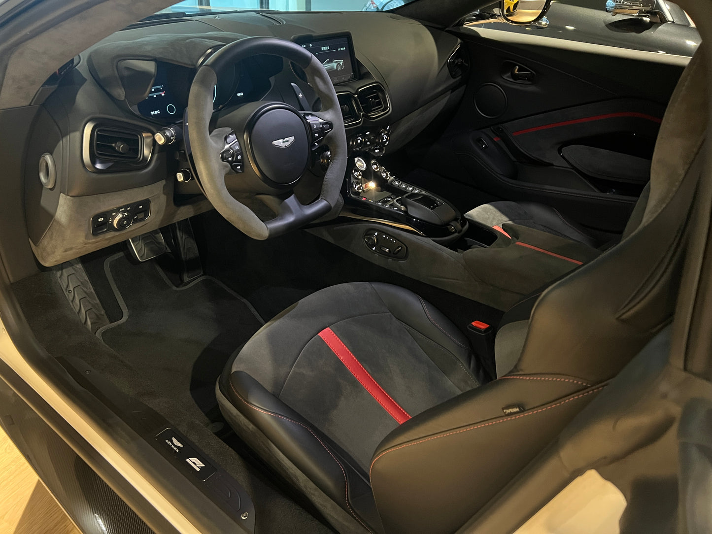 已售出-2022 Aston Martin Vantage Roadster F1 Edition 敞篷