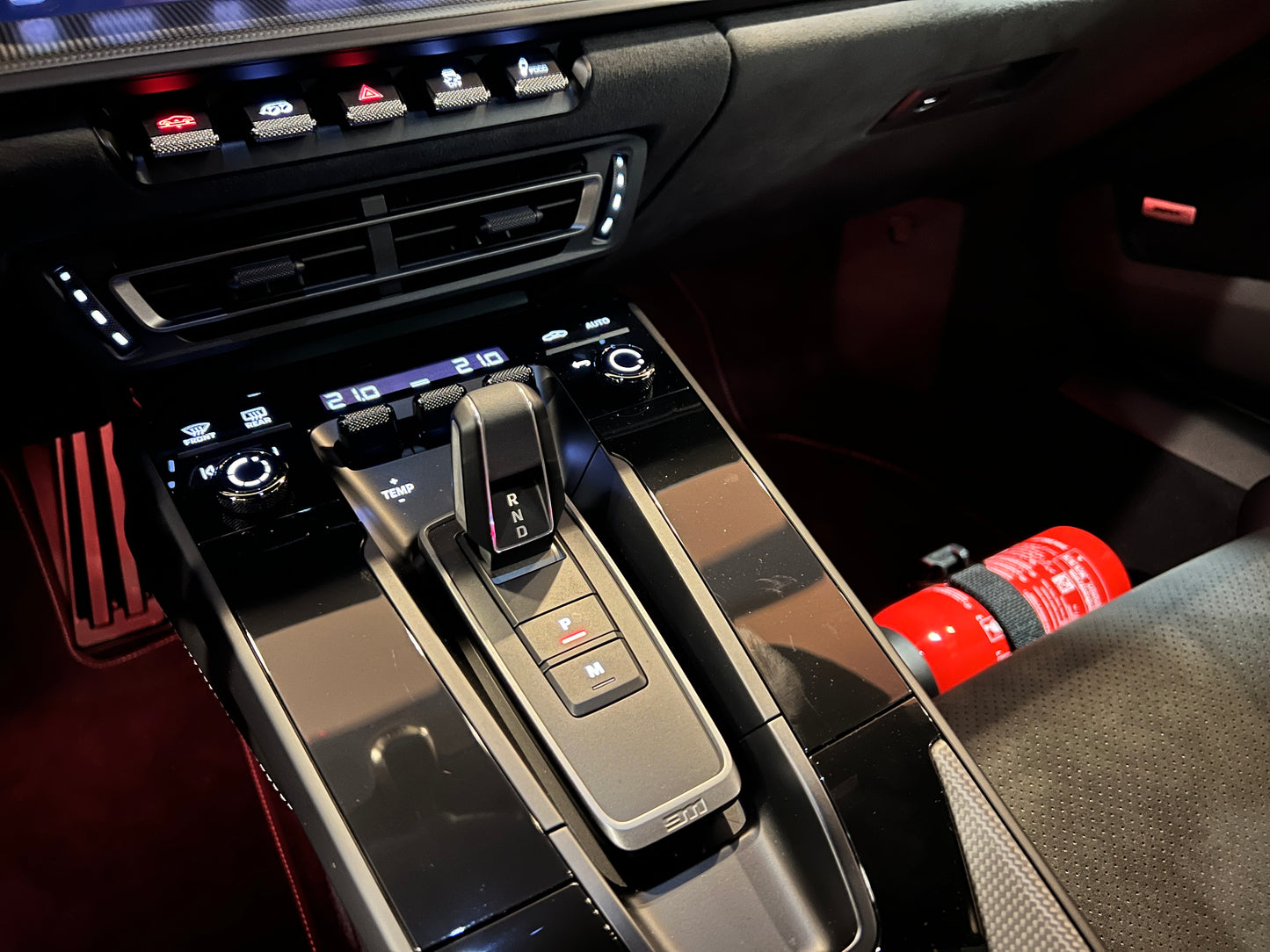 **2024 Porsche 911 Dakar總代理 全球限量 | 台北超跑專賣|TopAuto豐群汽車