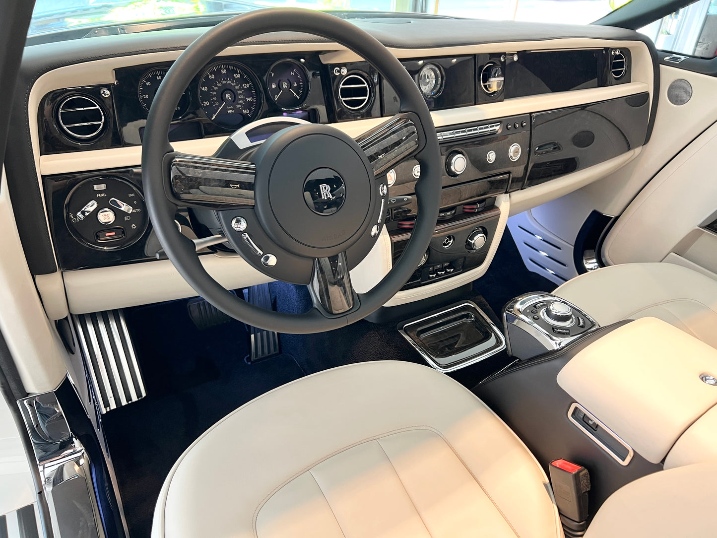 已售出-2013 Rolls-Royce Phantom Drophead Coupe