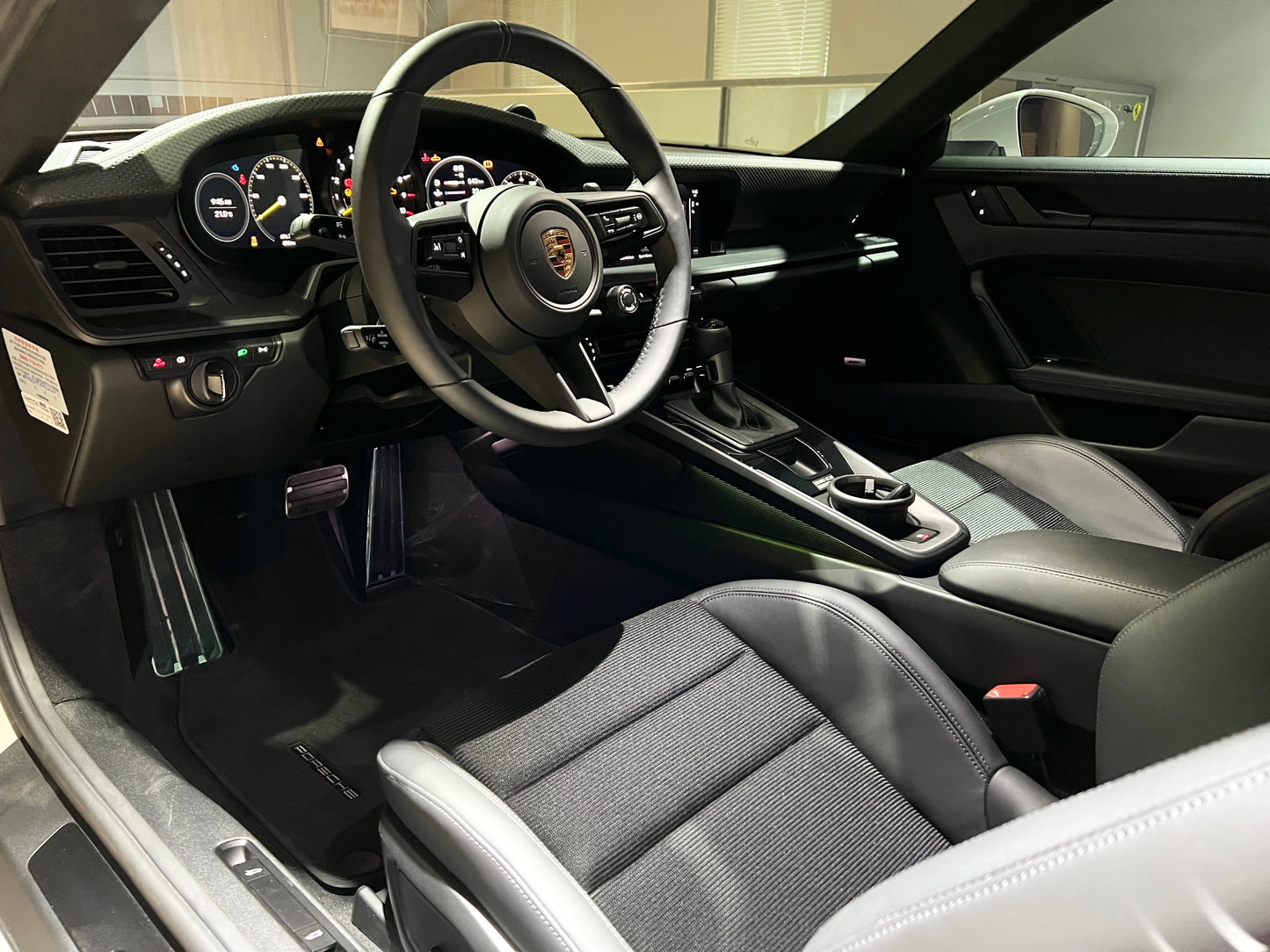 已售出-2024 Porsche 992 GT3 Touring 總代理