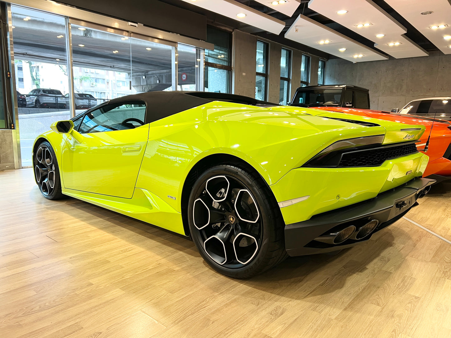 已售出-2018 Lamborghini Huracan Spyder一手車 總代理