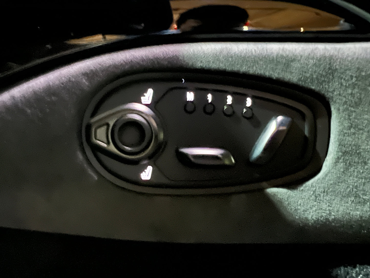 已售出-2022 Aston Martin Vantage F1 Edition 總代理