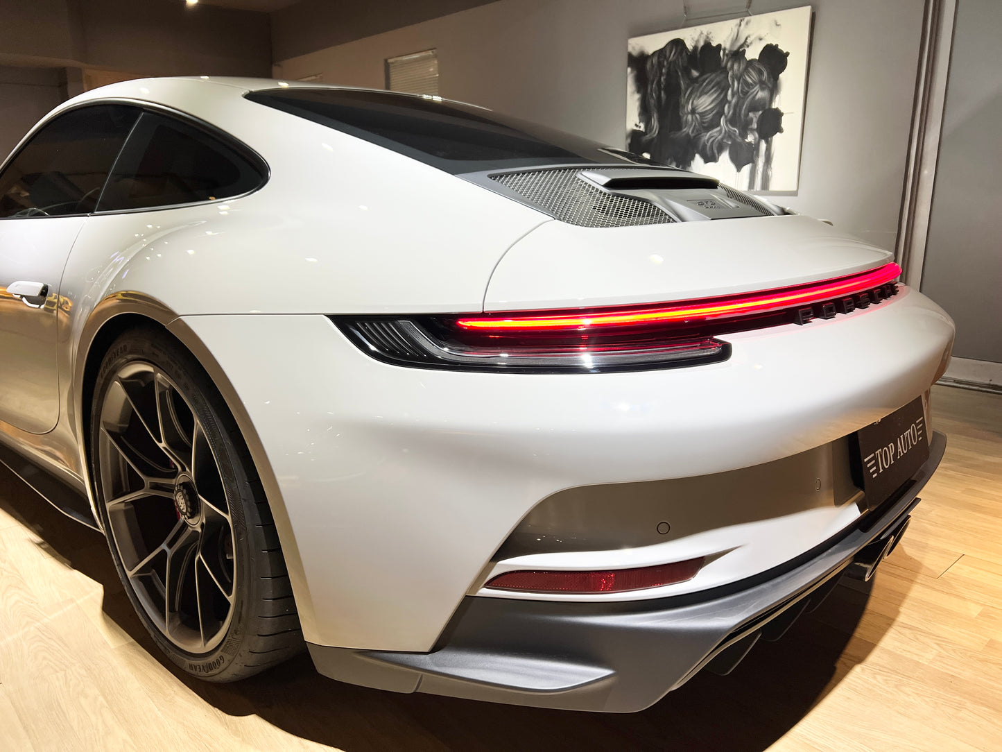 已售出-2024 Porsche 992 GT3 Touring 總代理