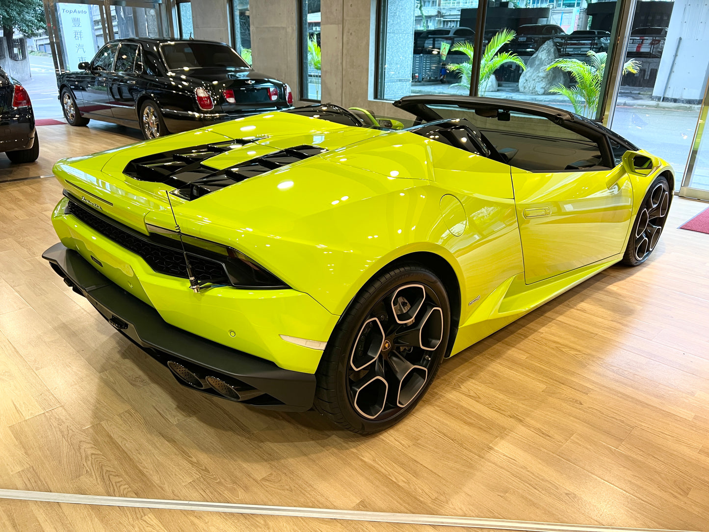 已售出-2018 Lamborghini Huracan Spyder一手車 總代理