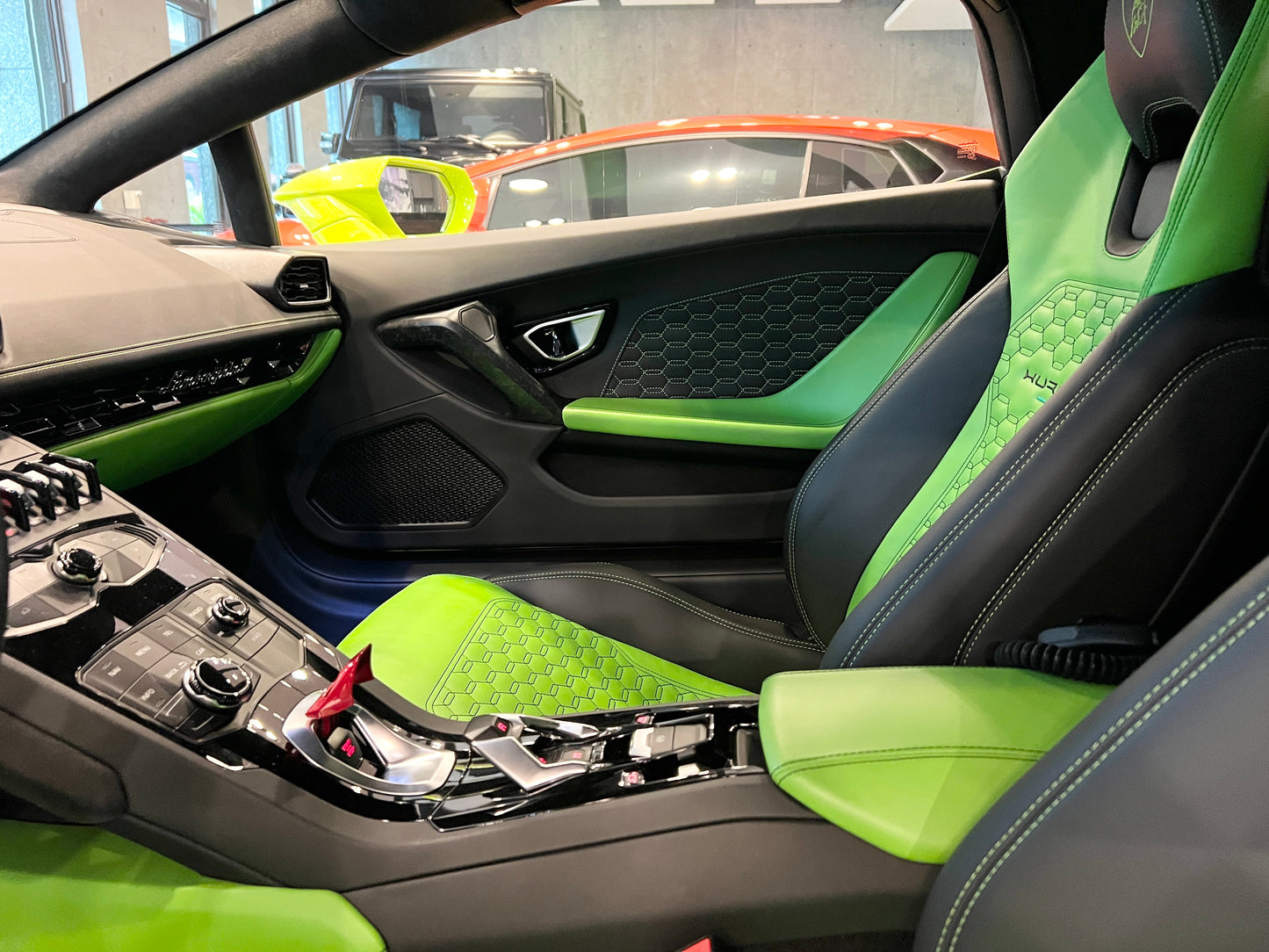 已售出-2018 Lamborghini Huracan Spyder一手車 總代理