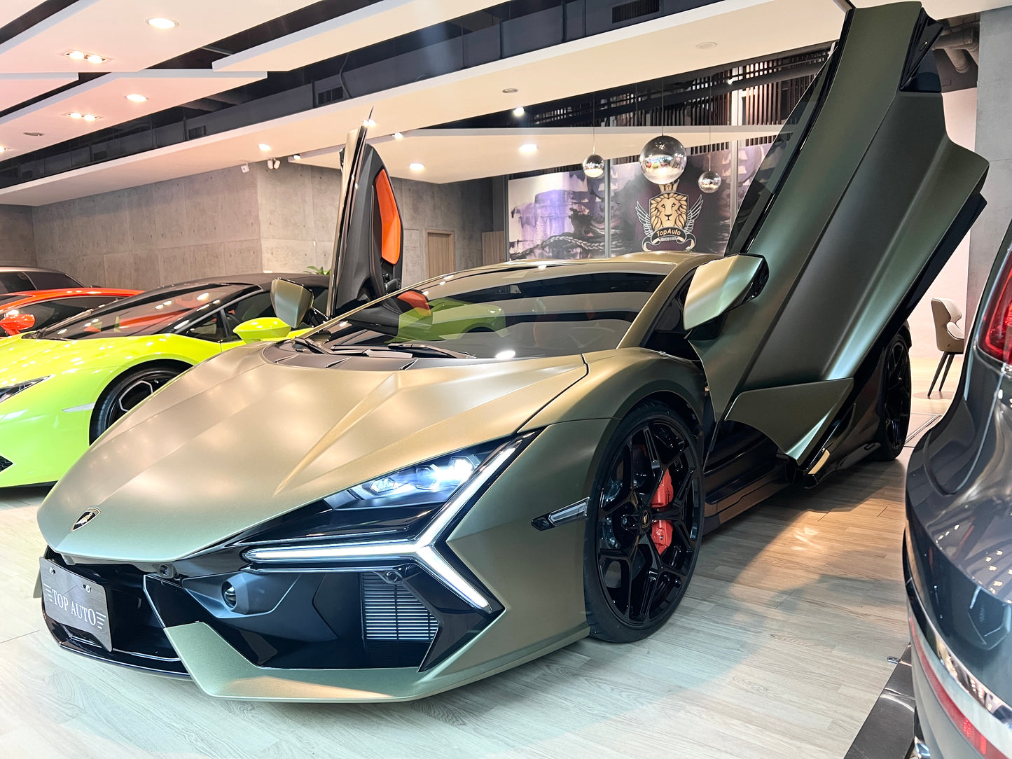 已售出-Lamborghini Revuelto 總代理
