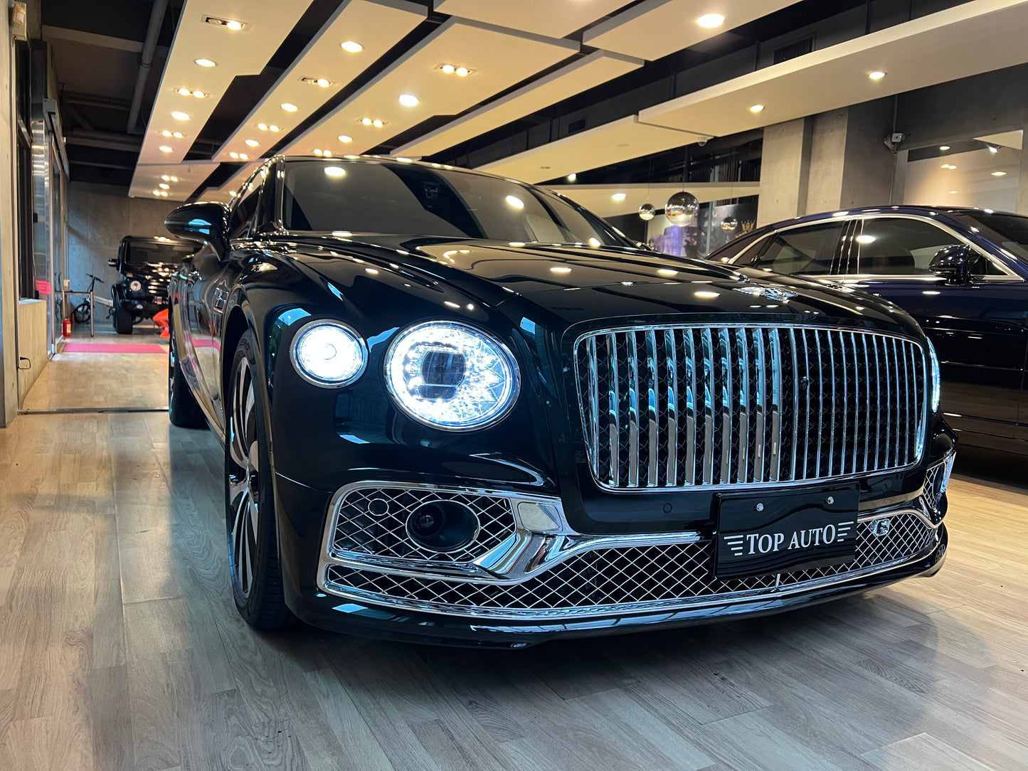 已售出-2024 Bentley FlyingSpur V8 總代理