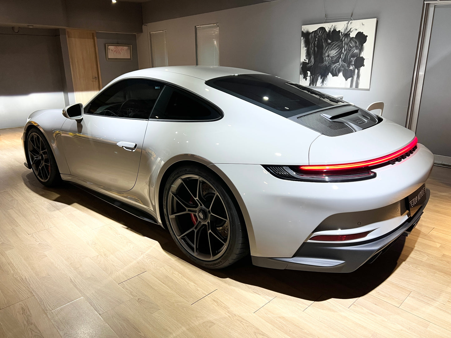 已售出-2024 Porsche 992 GT3 Touring 總代理